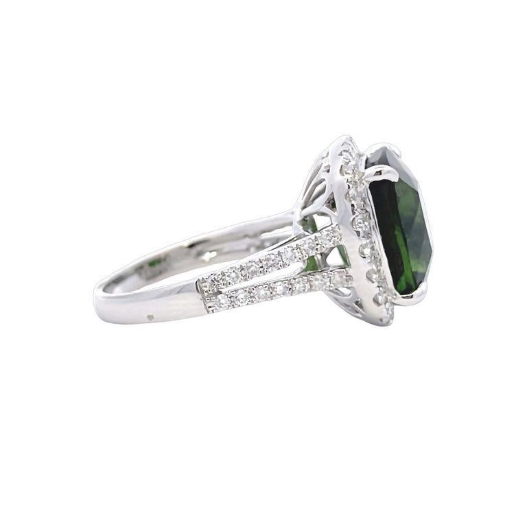 Green Tourmaline 8.34CT & White Diamond 0.77CT Fashion Ring in 18K White In New Condition For Sale In New York, NY