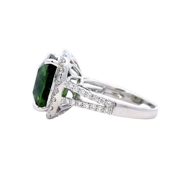Women's Green Tourmaline 8.34CT & White Diamond 0.77CT Fashion Ring in 18K White For Sale
