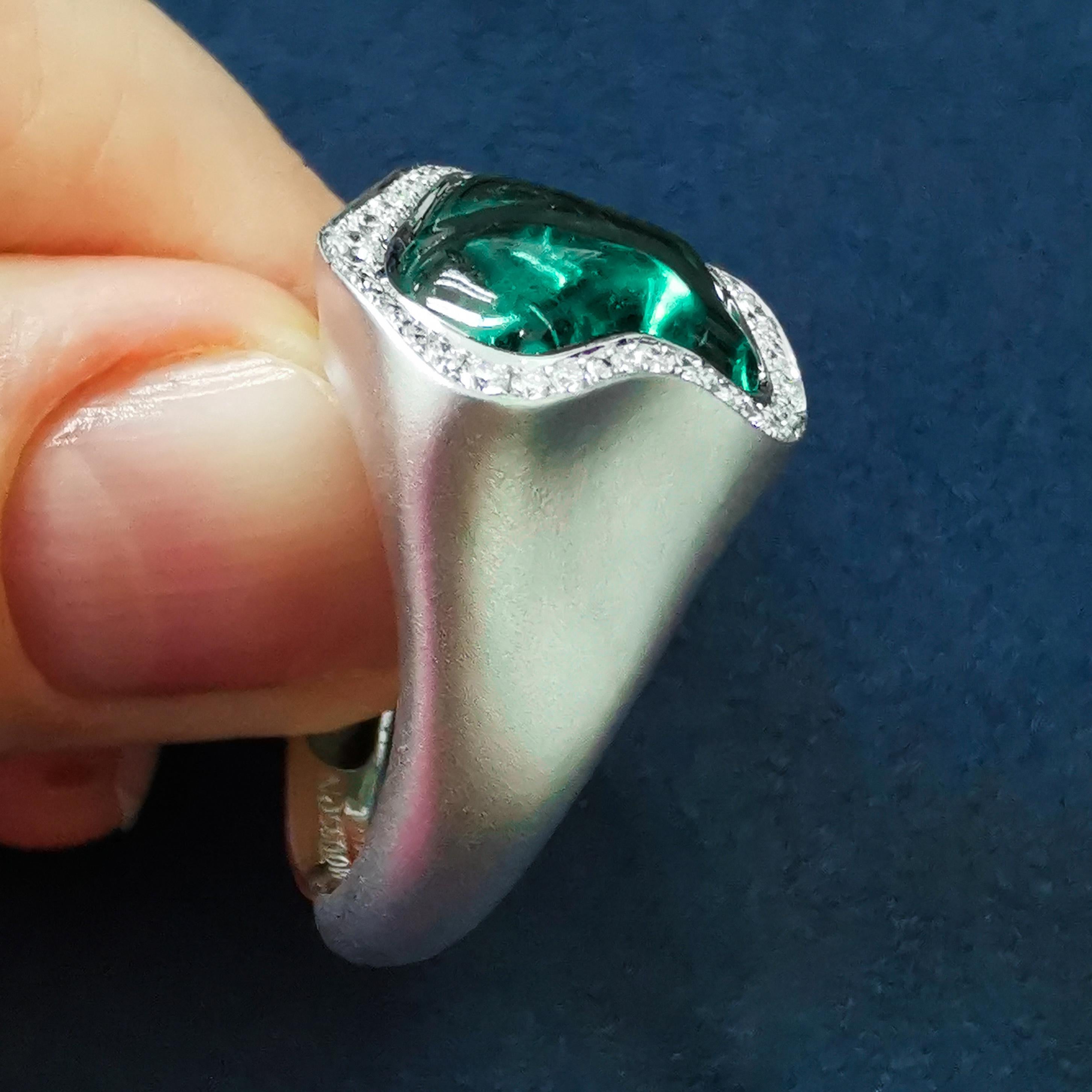 Contemporary Green Tourmaline 8.54 Carat Diamonds 18 Karat White Matte Gold Spectrum Ring For Sale
