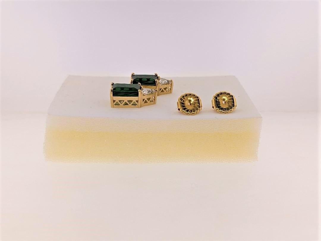 Art Nouveau Green Tourmaline '9.63 Cts', Diamond 'E/VS2 1.09 cts' 18KY Gold Earstuds For Sale