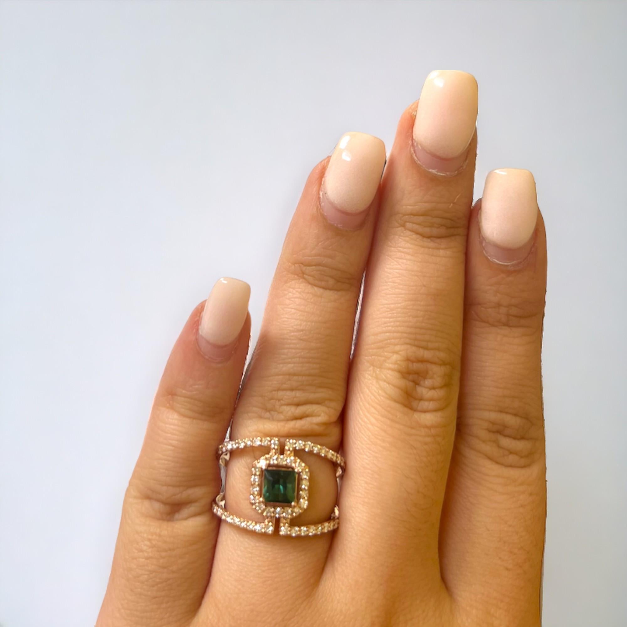 Women's Green Tourmaline and Diamond 14k Rose Gold Modern Ring For Sale