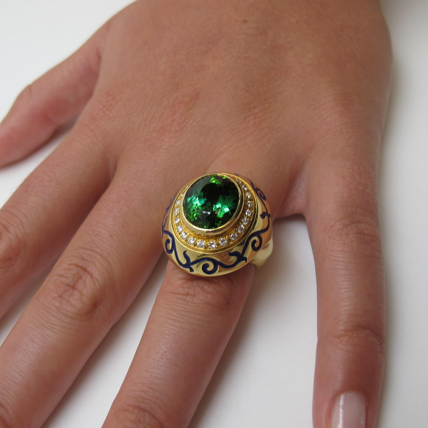Green Tourmaline and Diamond Ring in 18k Yellow Gold with Blue Enamel For Sale 3