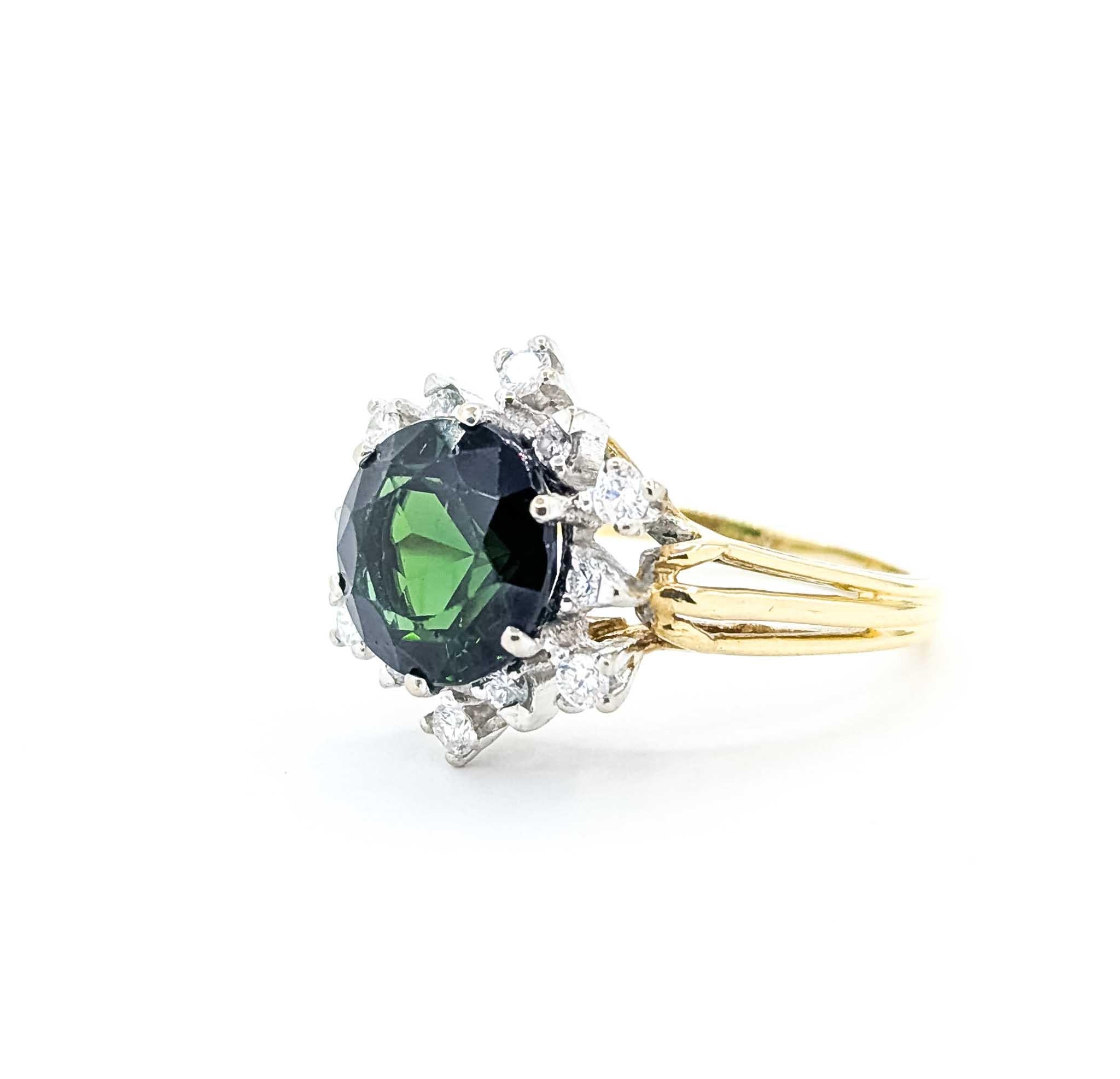 Anillo Copo de Nieve de Turmalina Verde y Diamante en Oro Amarillo de 18k Contemporáneo en venta