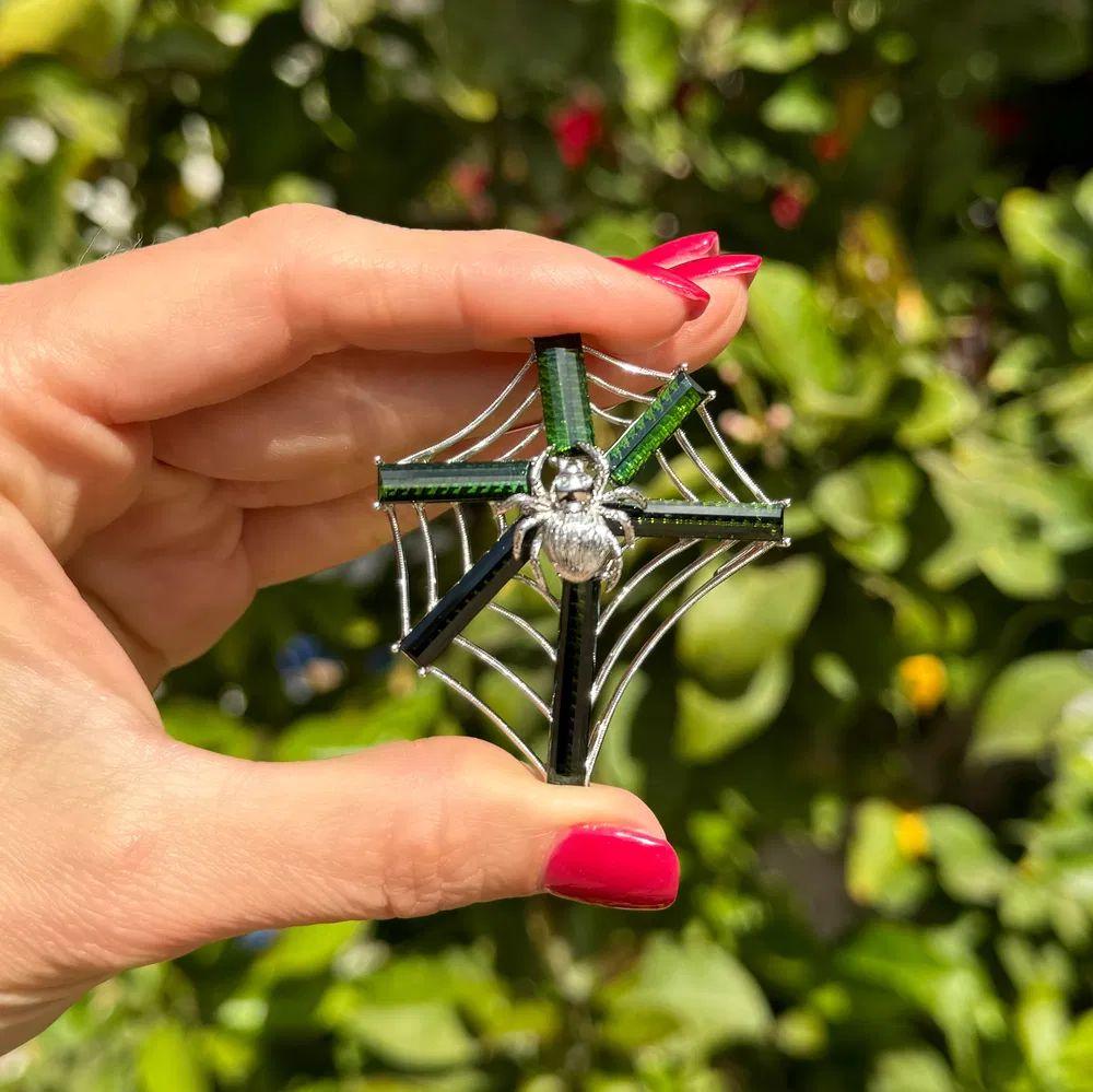 Modernist Green Tourmaline and Diamond Spider Web Vintage Brooch Pin Pendant For Sale