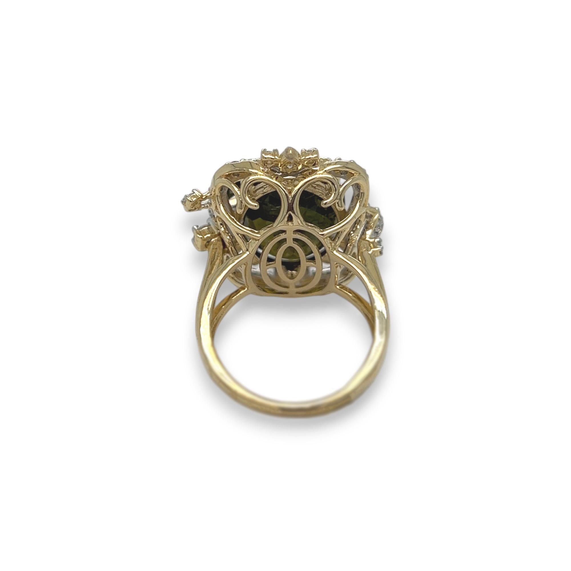Bague cocktail d'inspiration vintage avec tourmaline verte et diamants Unisexe en vente