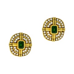 Clips d'oreilles en or jaune non percés avec tourmaline verte et diamants