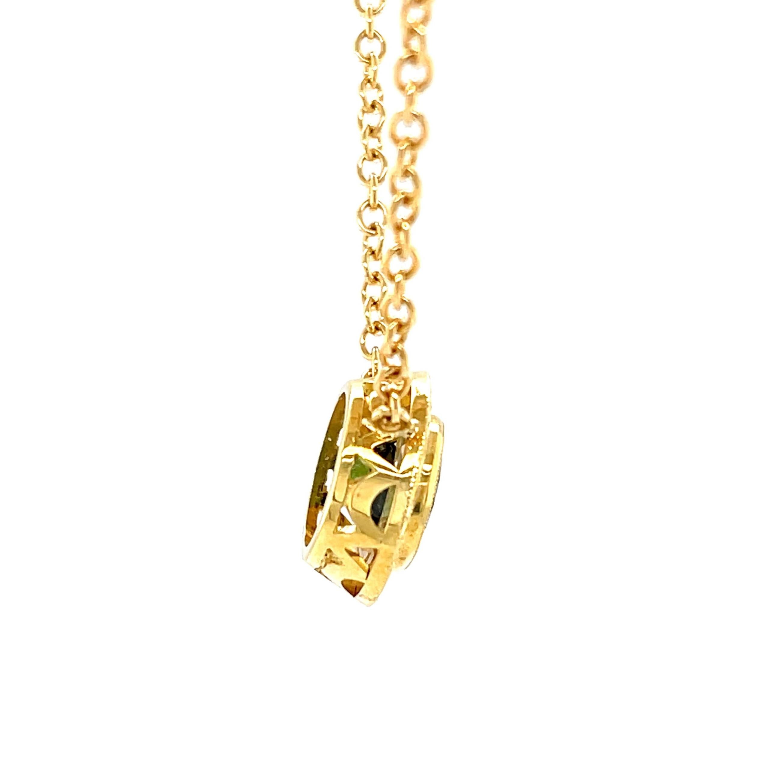 Halskette aus Gelbgold mit grünem Turmalin und gravierter Gelbgold-Lünette, 2,45 Karat im Zustand „Neu“ im Angebot in Los Angeles, CA