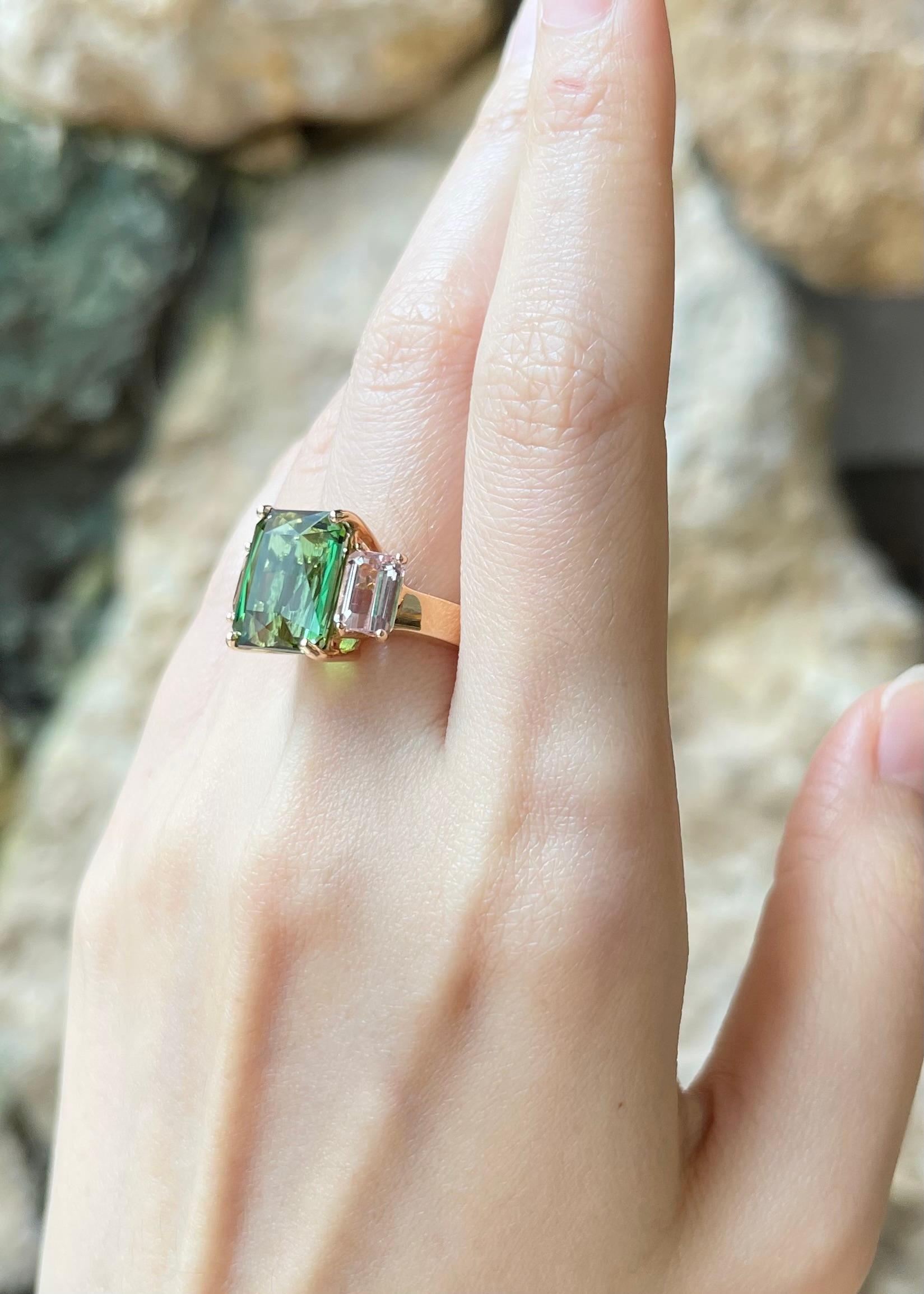 Bague en or rose 18 carats sertie de tourmaline verte et morganite Neuf - En vente à Bangkok, TH