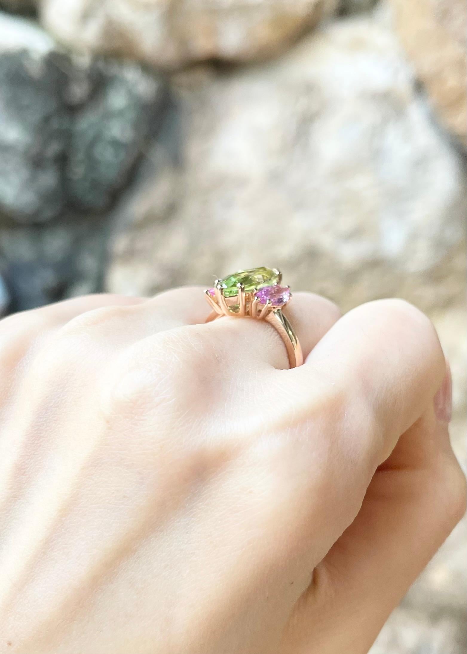 Marquise Cut Green Tourmaline and Pink Sapphire Ring set in 18K Rose Gold Settings For Sale