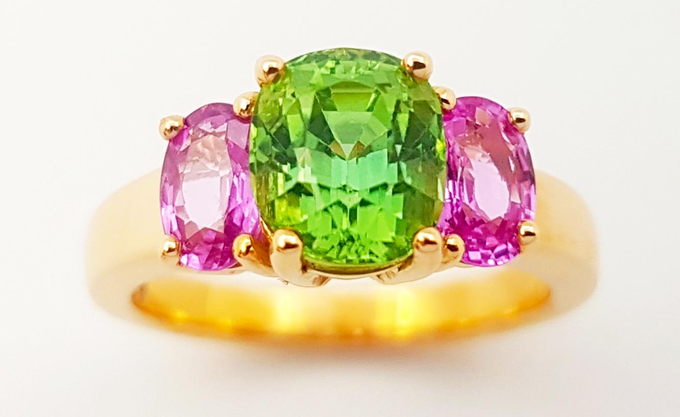 Green Tourmaline and Pink Sapphire Ring set in 18K Rose Gold Settings For Sale 2