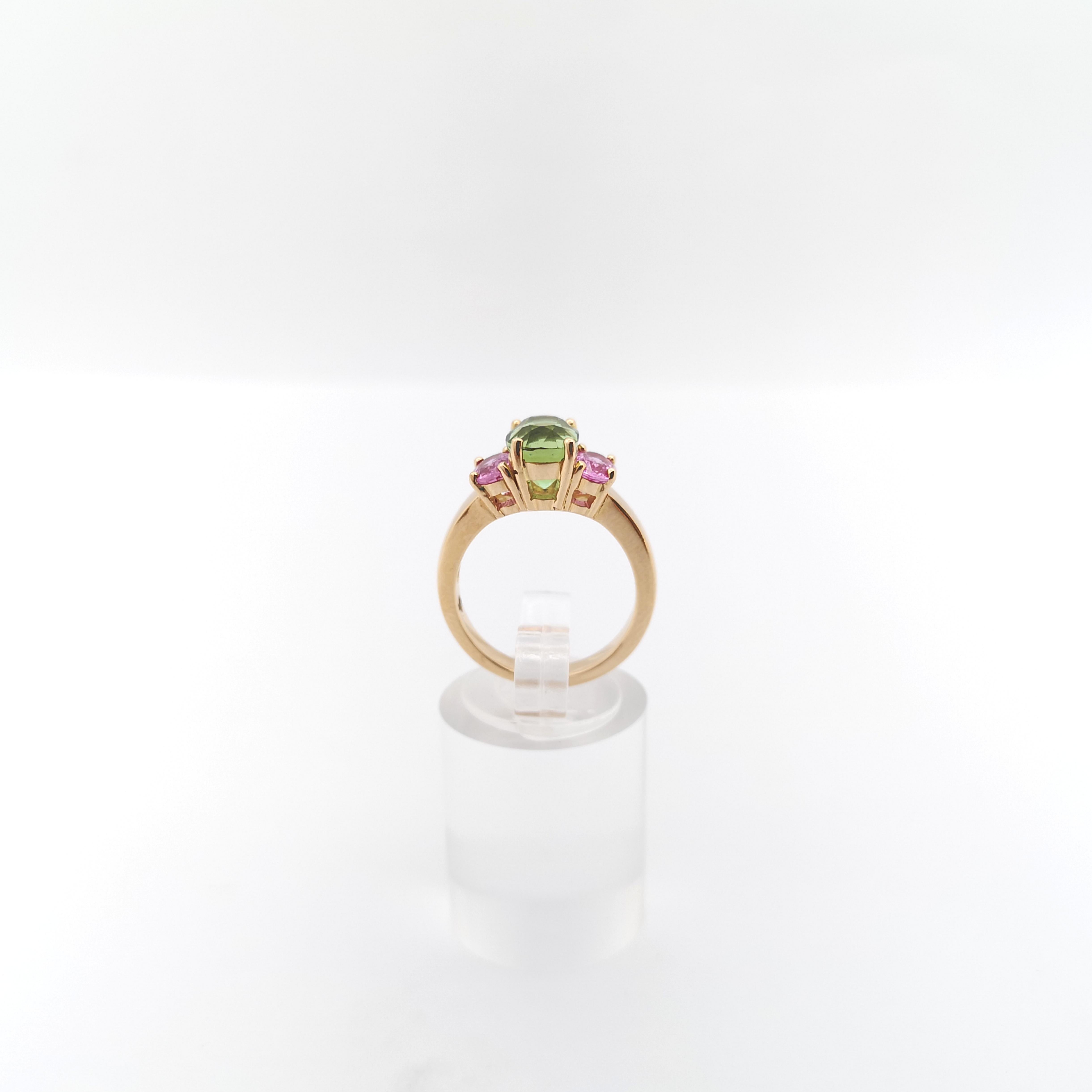 Green Tourmaline and Pink Sapphire Ring set in 18K Rose Gold Settings For Sale 3
