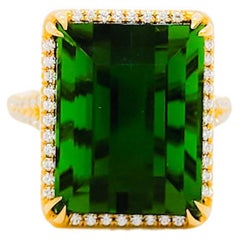 Green Tourmaline and White Diamond Cocktail Ring in 18k Yellow Gold
