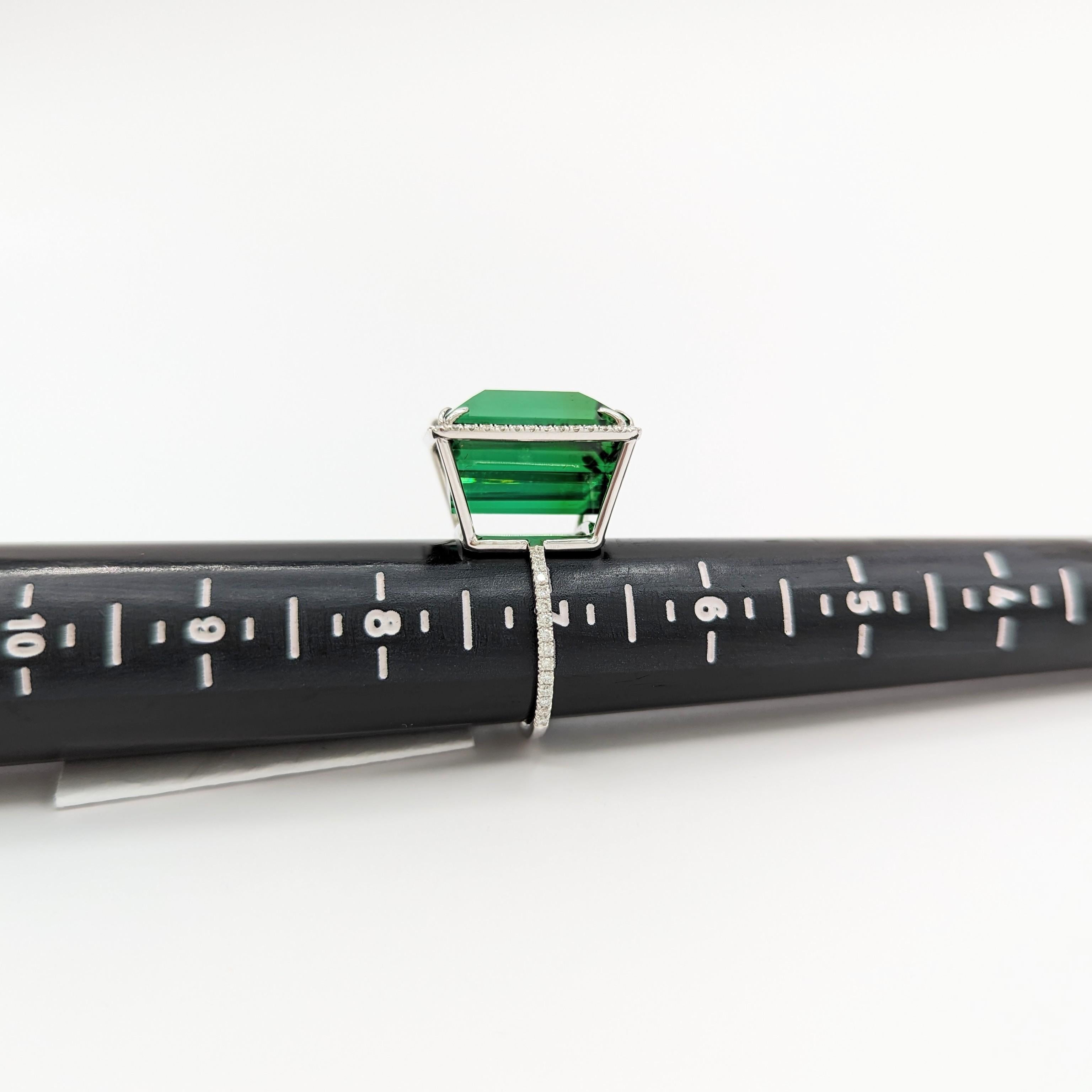 Green Tourmaline and White Diamond Ring in 18K White Gold For Sale 2