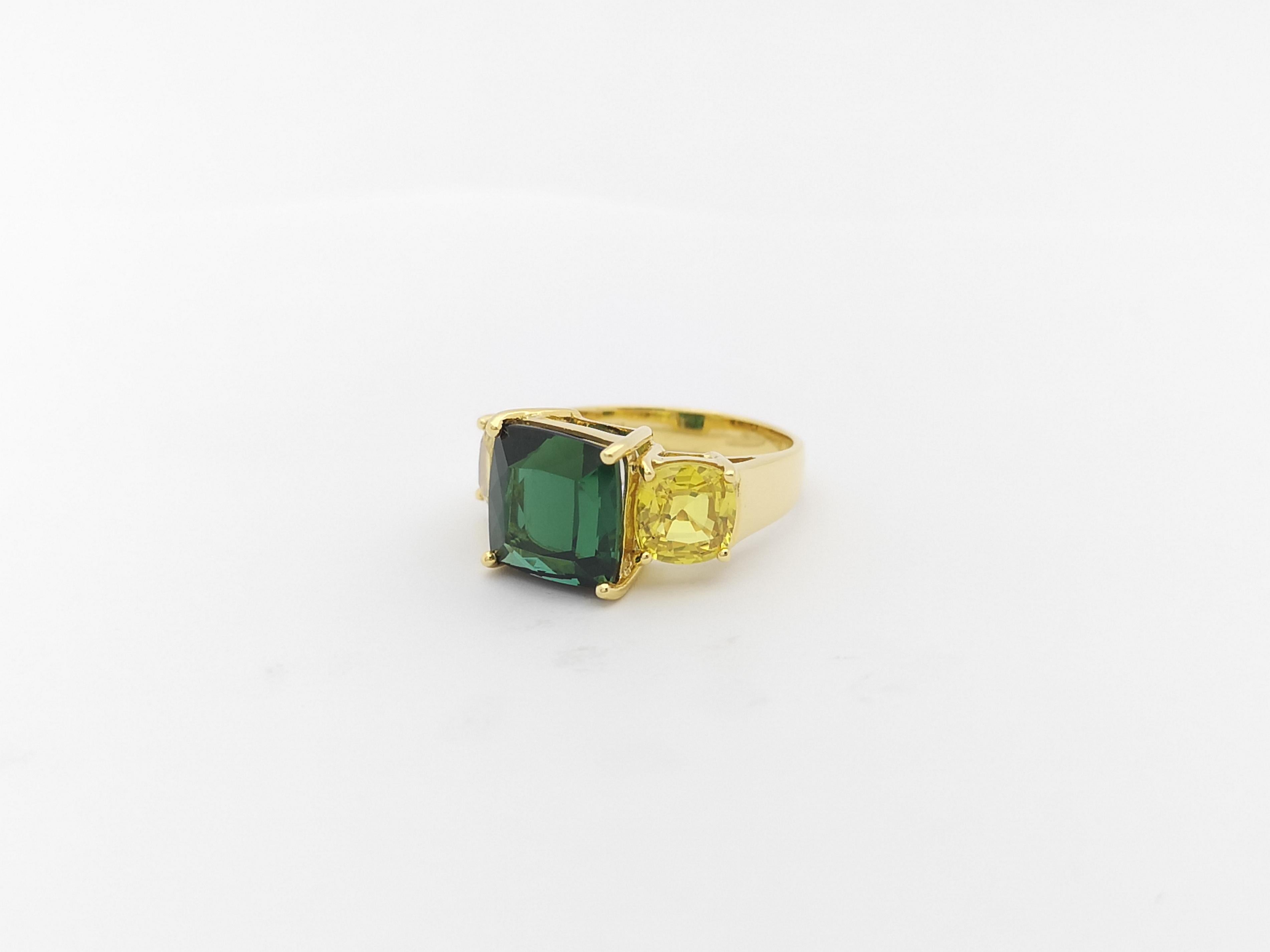 Green Tourmaline and Yellow Sapphire Ring Set in 18 Karat Gold Settings For Sale 4