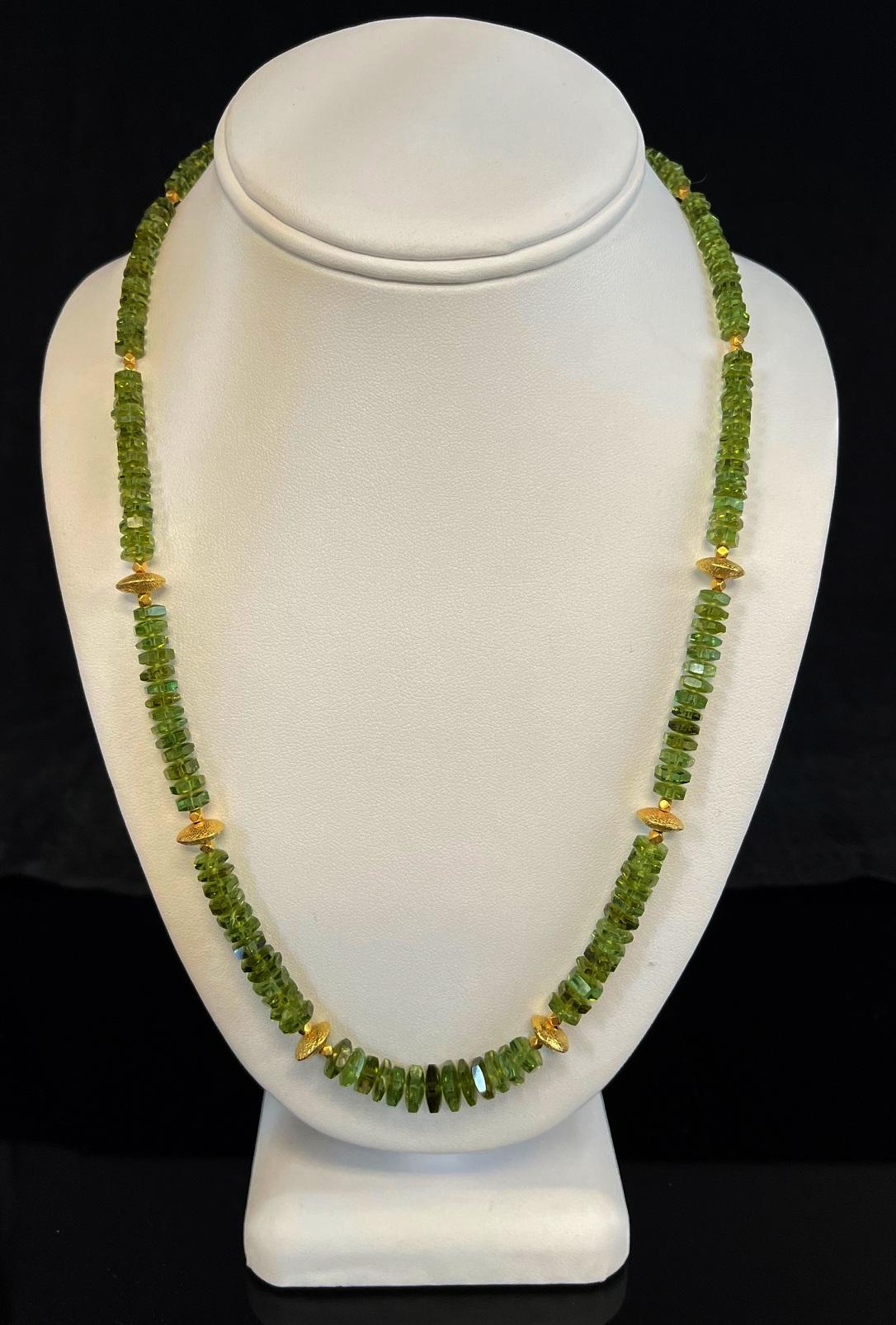 Green Tourmaline Bead and 18k Yellow Gold Necklace, Adjustable Length For Sale 3