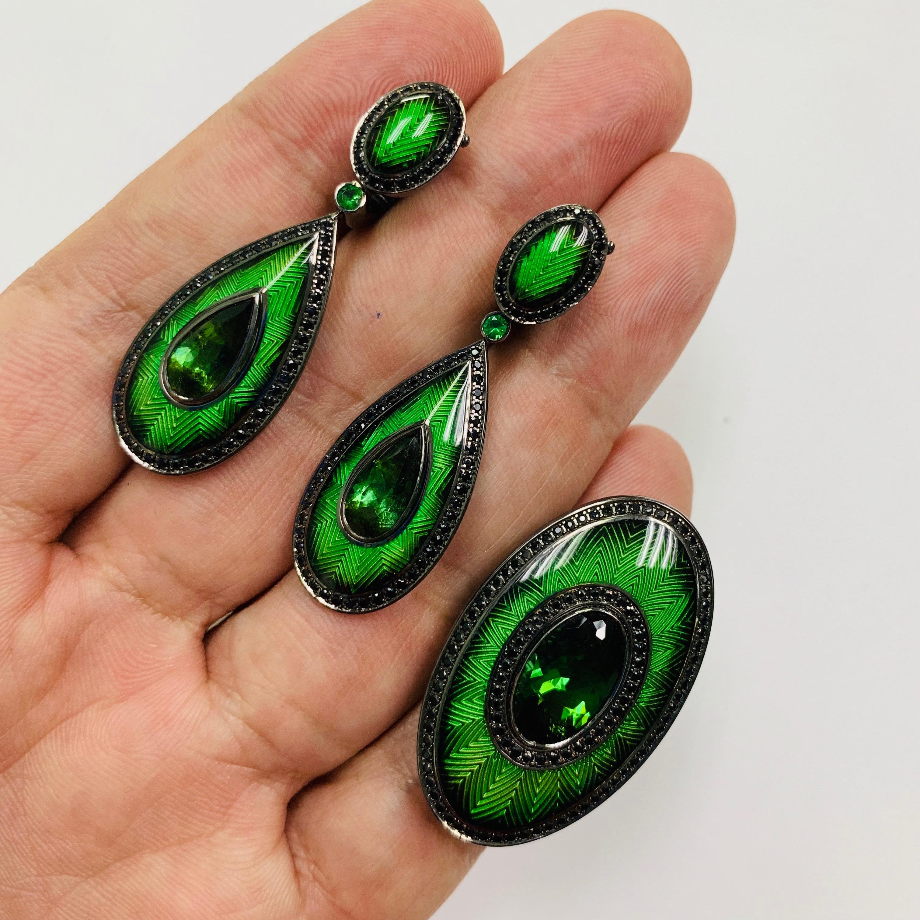 Green Tourmaline Black Sapphire 18 Karat Black Gold Enamel Ring Earrings Suite
We present you a Suite from our signature collection 