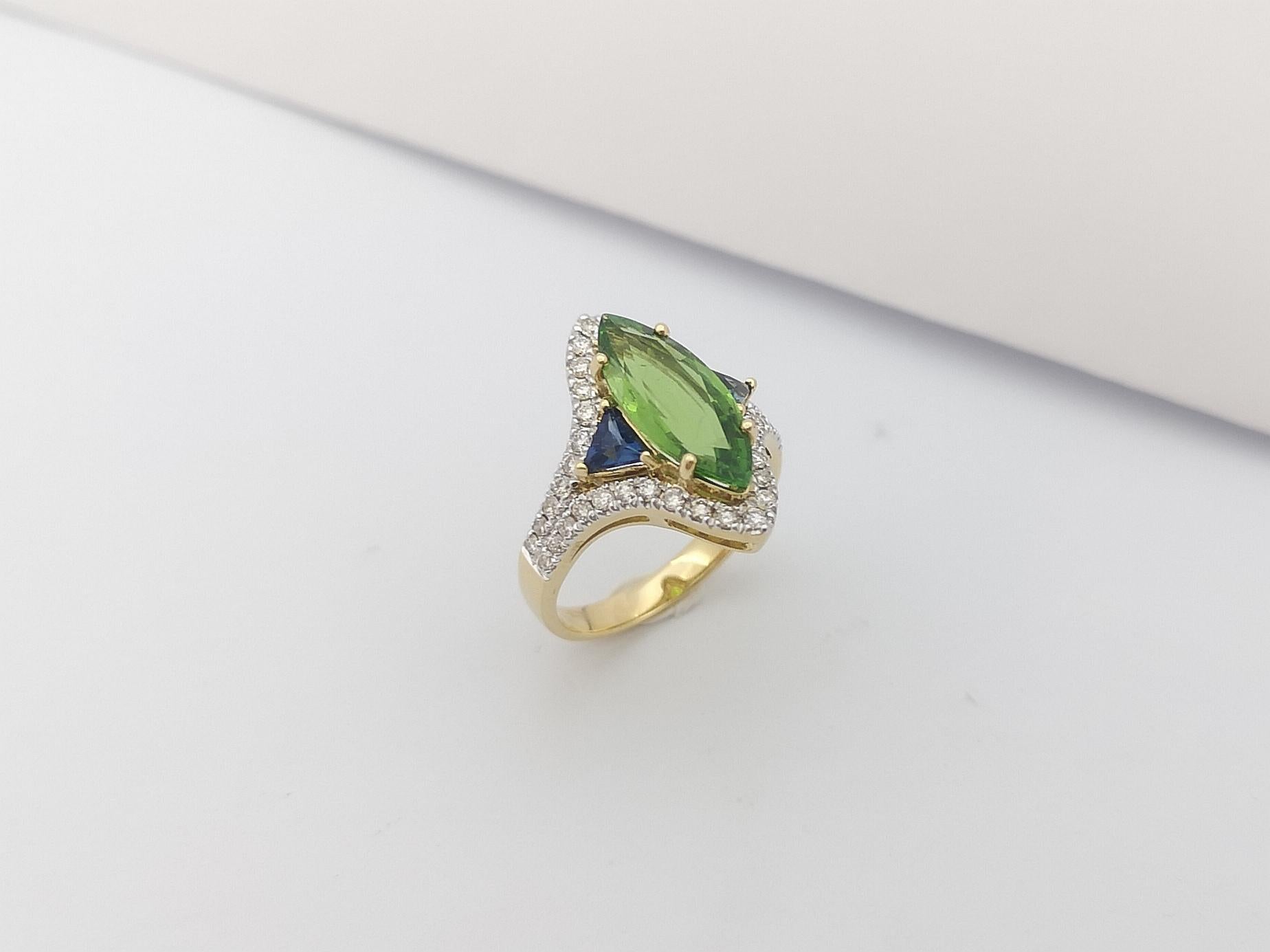 Green Tourmaline, Blue Sapphire and Brown Diamond Ring in 18 Karat Gold Settings For Sale 7