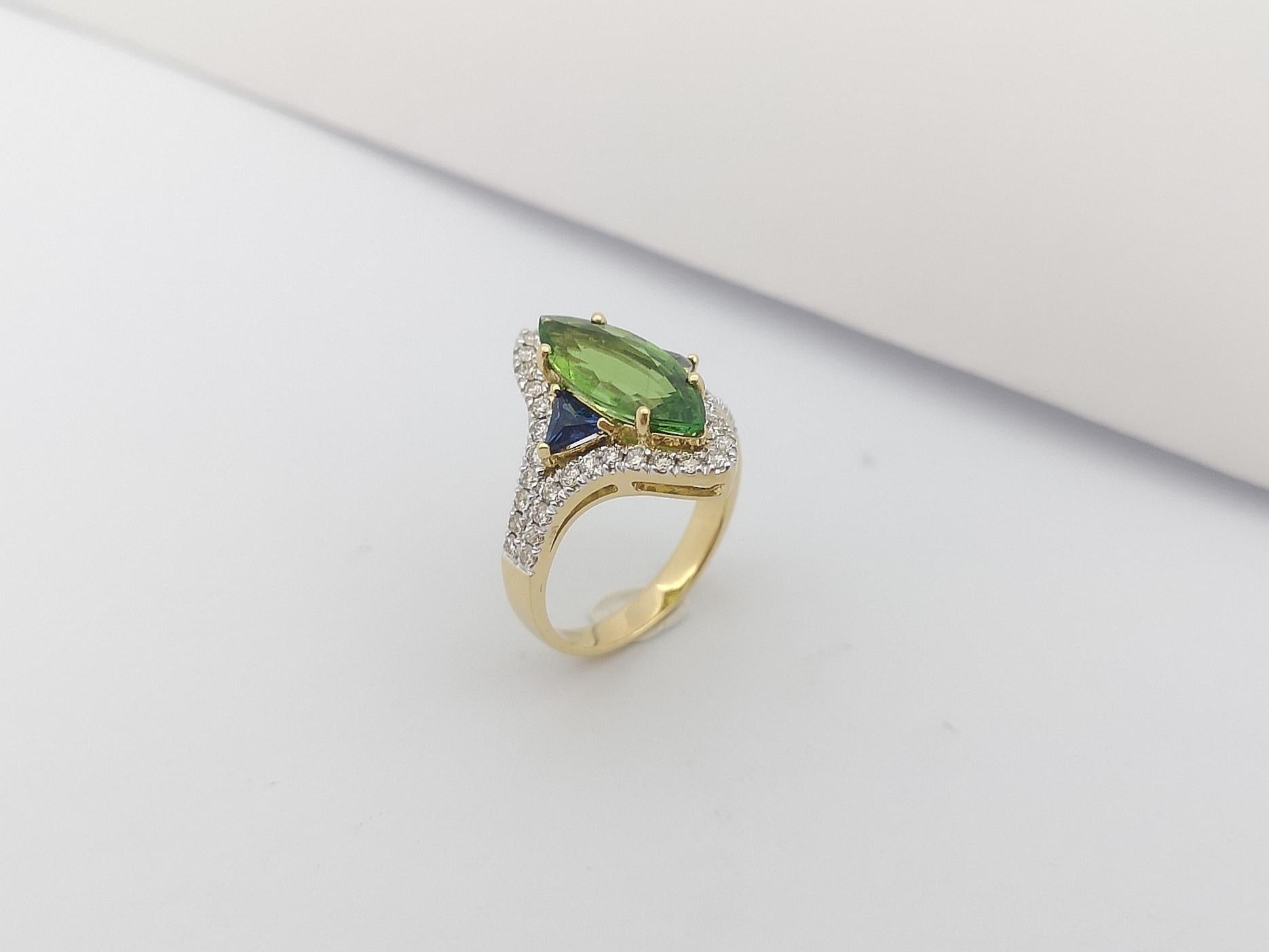 Green Tourmaline, Blue Sapphire and Brown Diamond Ring in 18 Karat Gold Settings For Sale 8