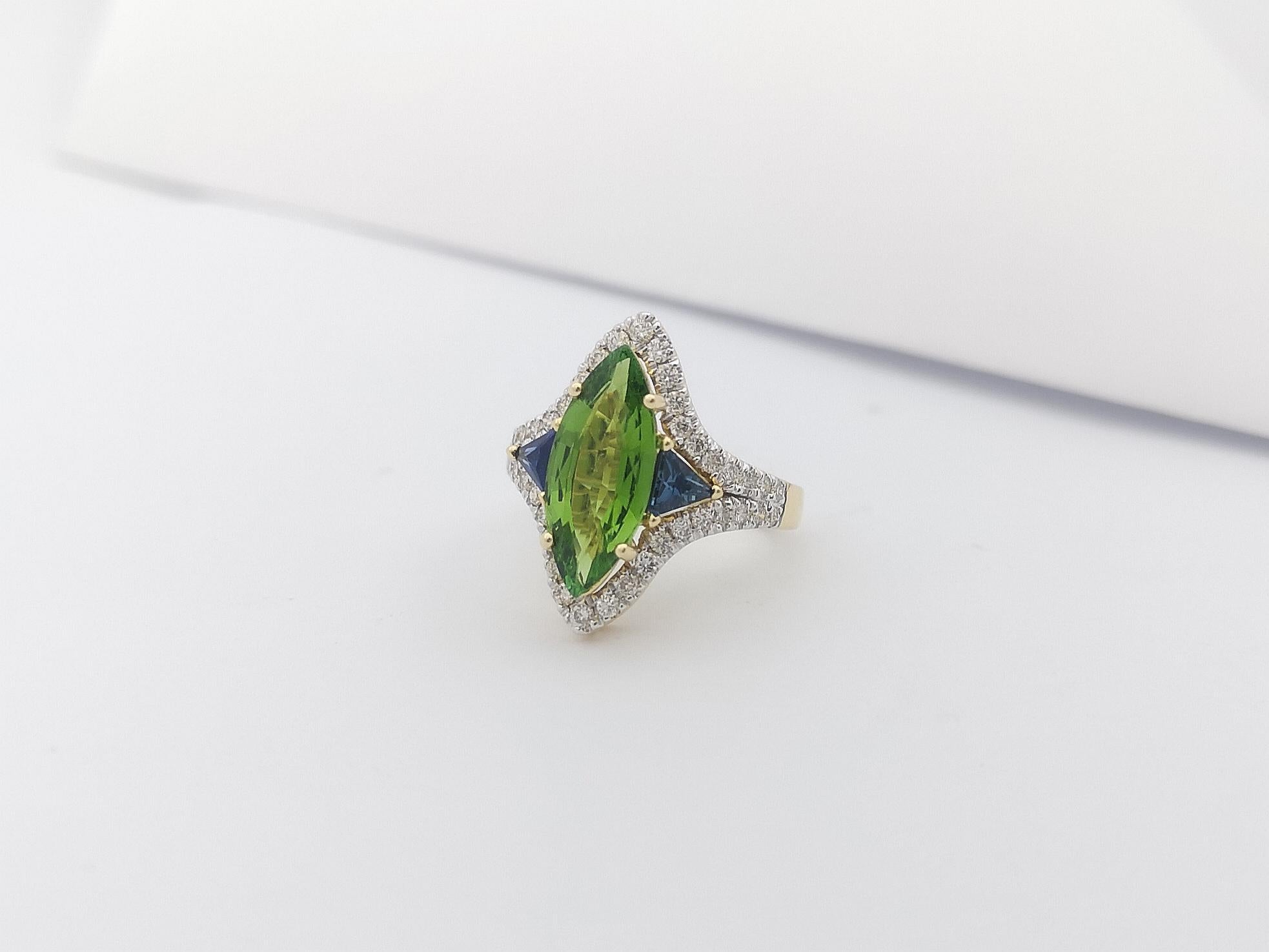 Green Tourmaline, Blue Sapphire and Brown Diamond Ring in 18 Karat Gold Settings For Sale 3