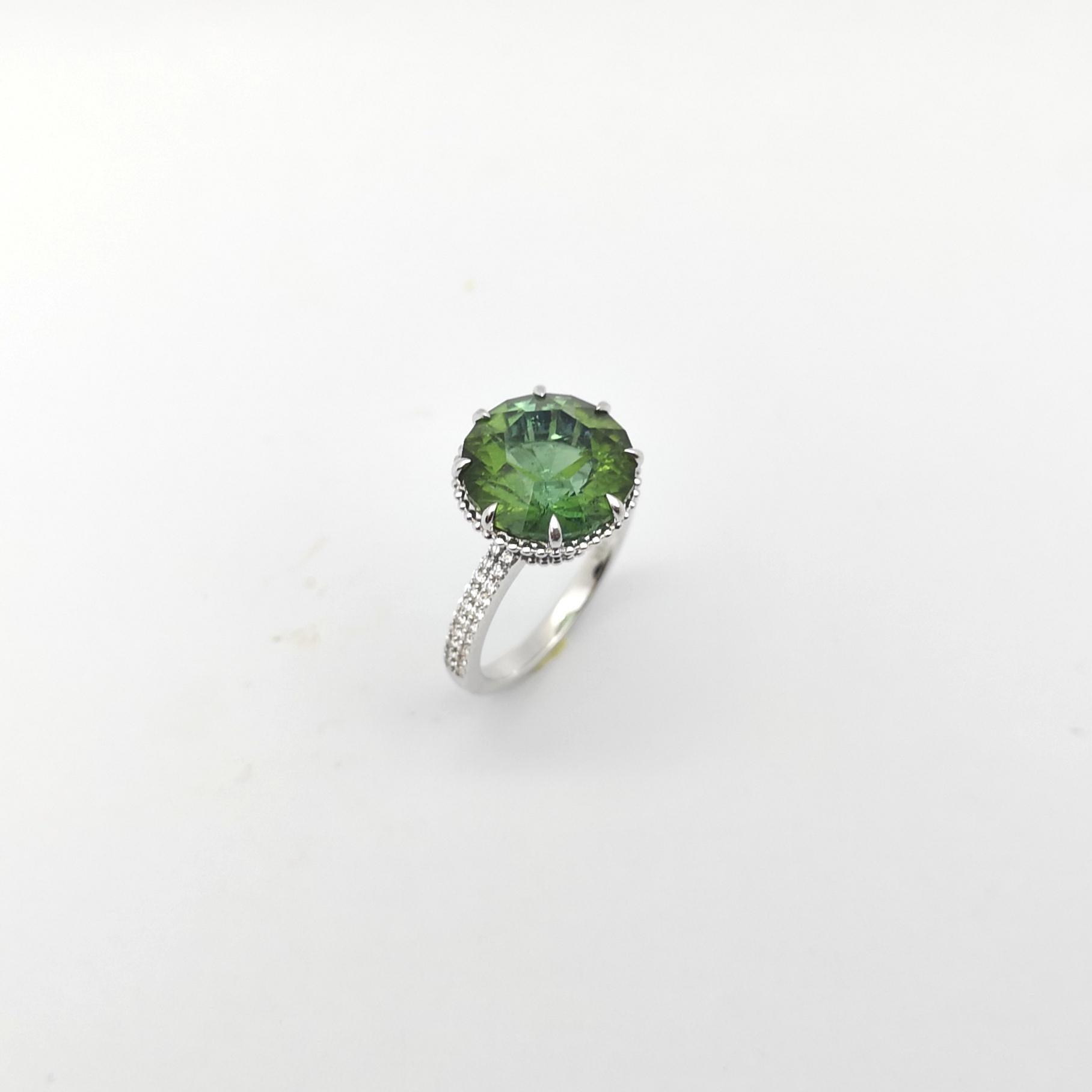 Green Tourmaline, Blue Sapphire and Diamond Ring set in 18K White Gold Settings For Sale 8