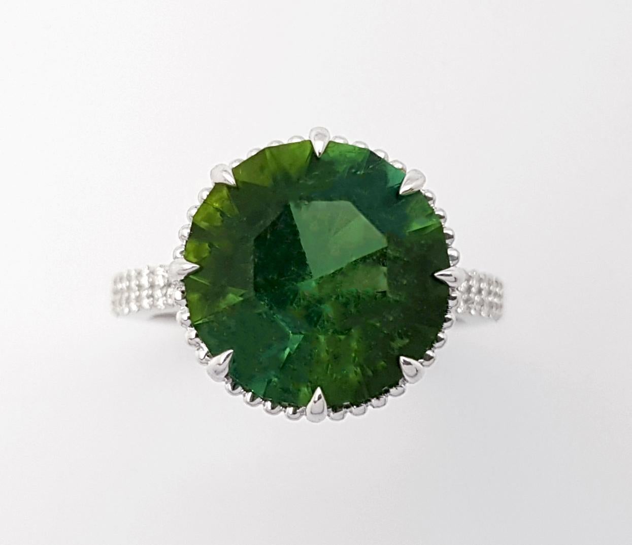 Green Tourmaline, Blue Sapphire and Diamond Ring set in 18K White Gold Settings For Sale 2