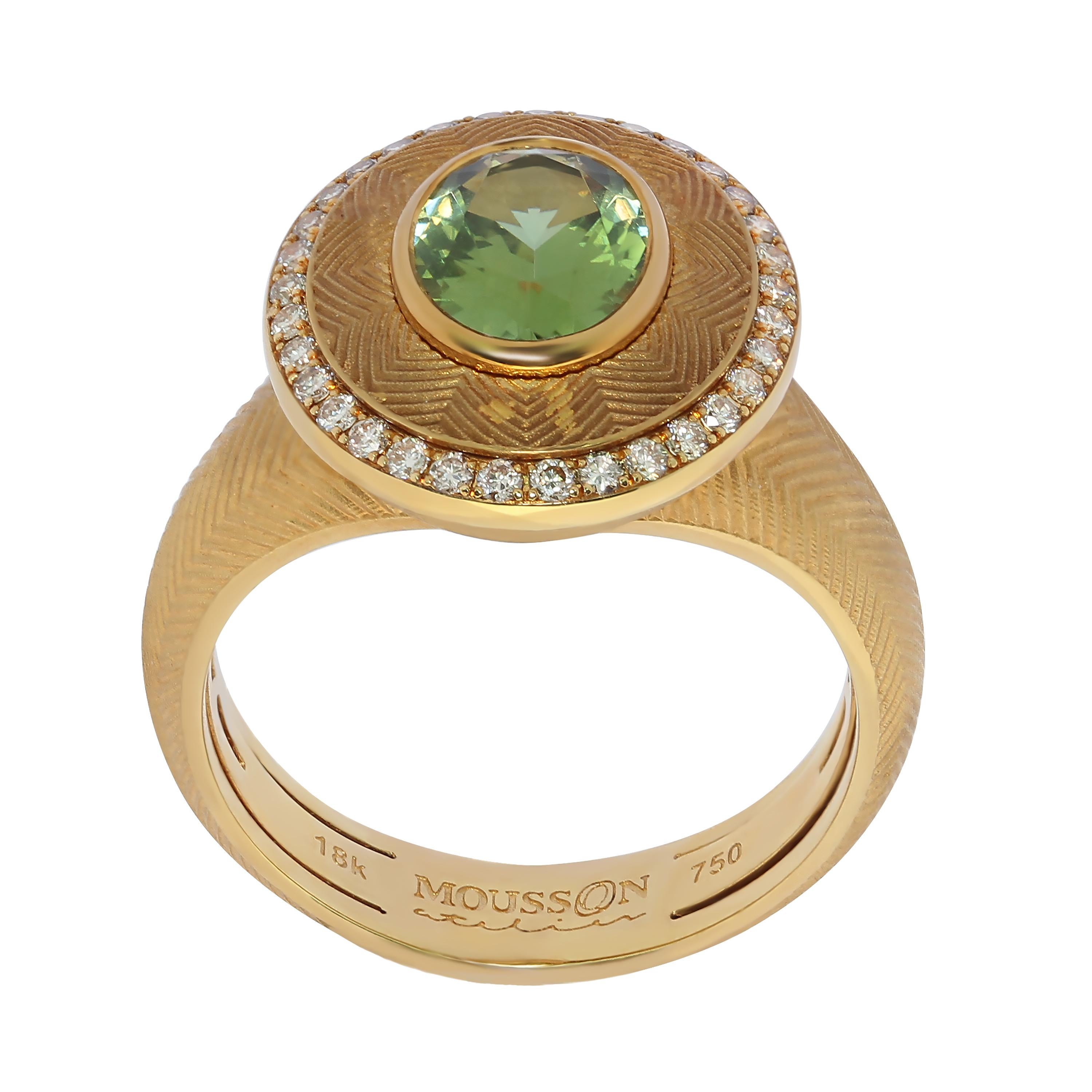 Contemporary Green Tourmaline Champagne Diamonds 18 Karat Yellow Gold Tweed Suite For Sale