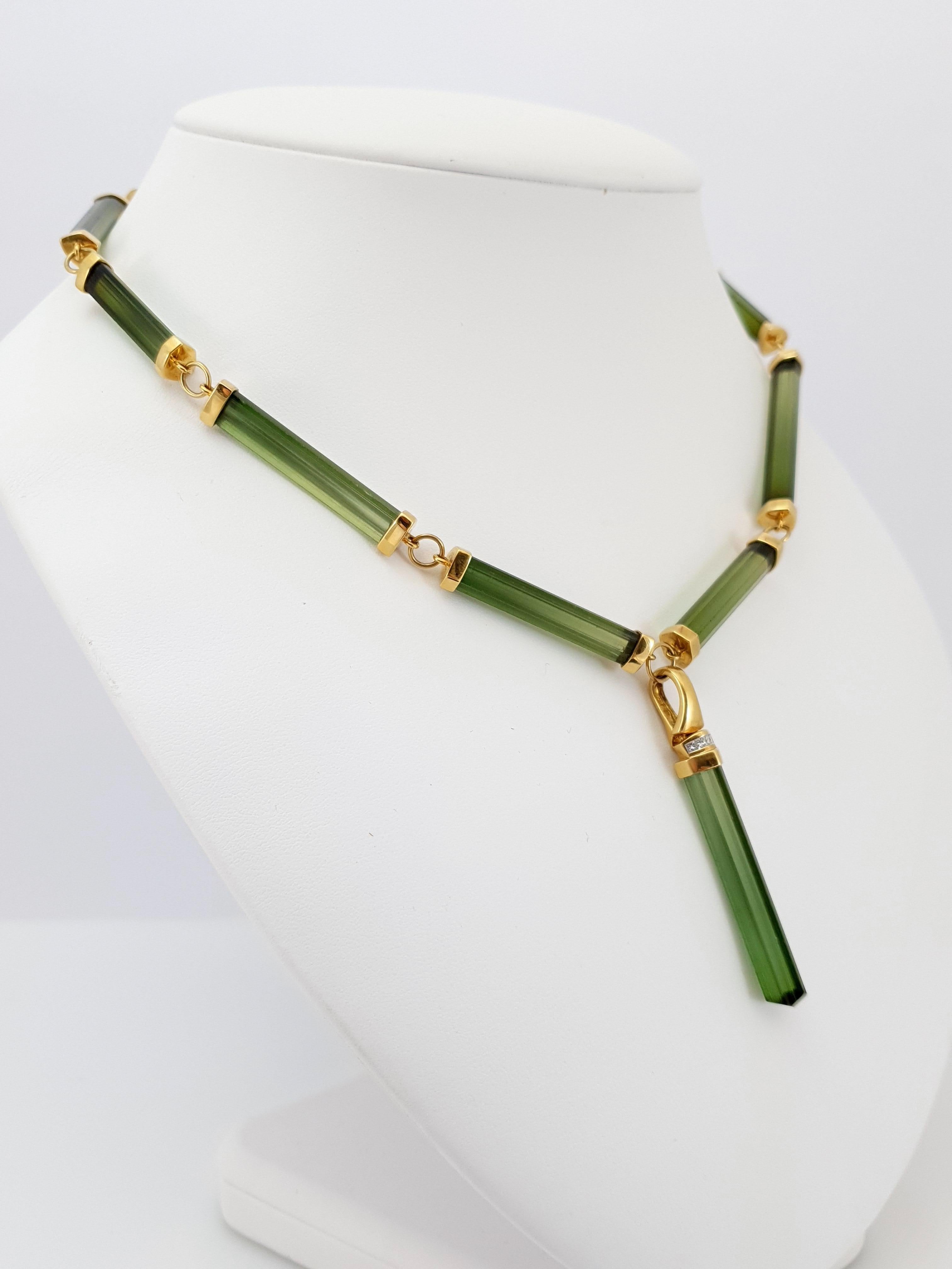 Arts and Crafts Collier de perles en cristal de tourmaline verte et or jaune 18 carats avec diamants en vente