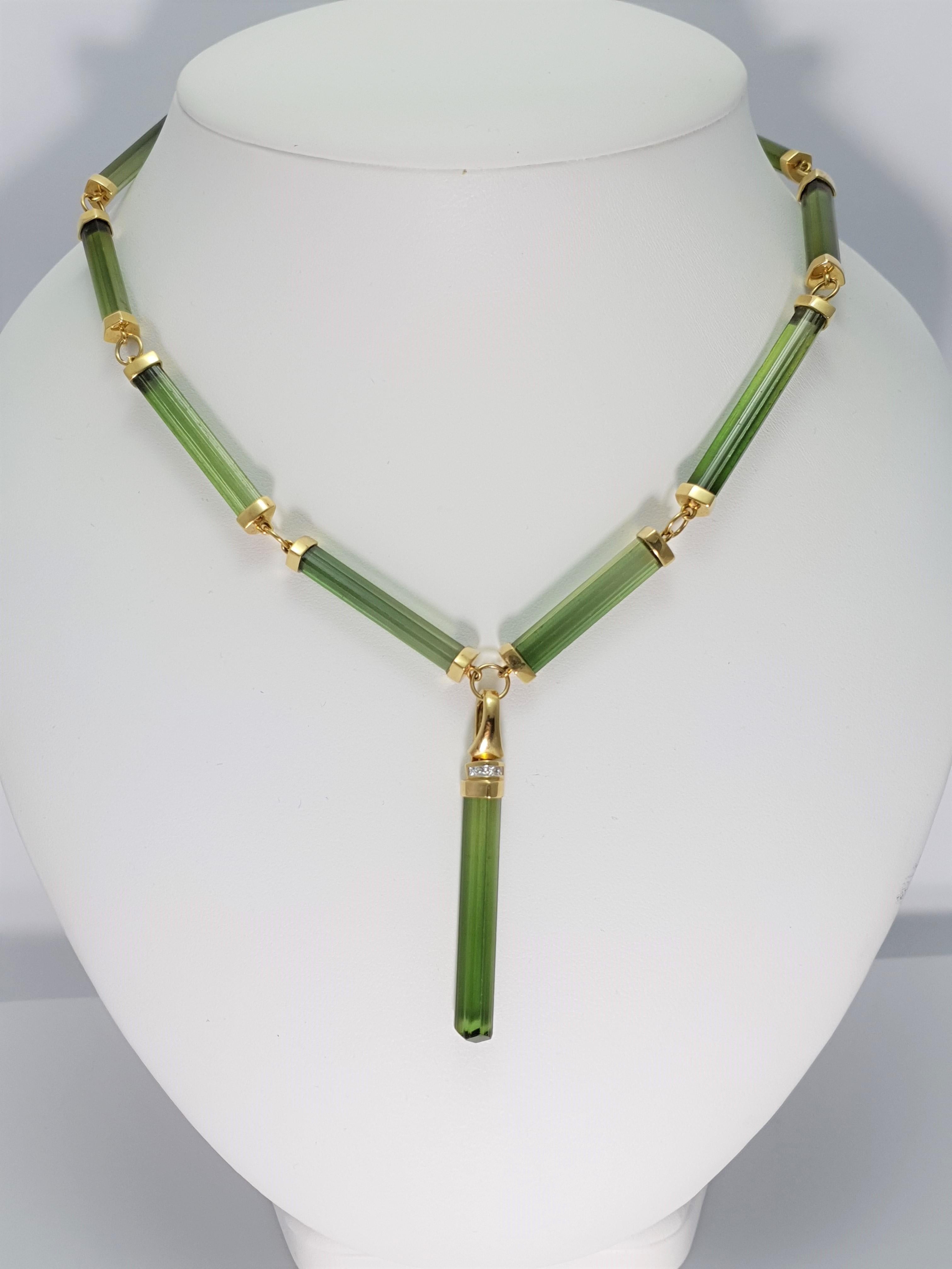Green Tourmaline Crystal Beaded Necklace with 18 Carat Yellow Gold/Diamonds In New Condition For Sale In Kirschweiler, DE