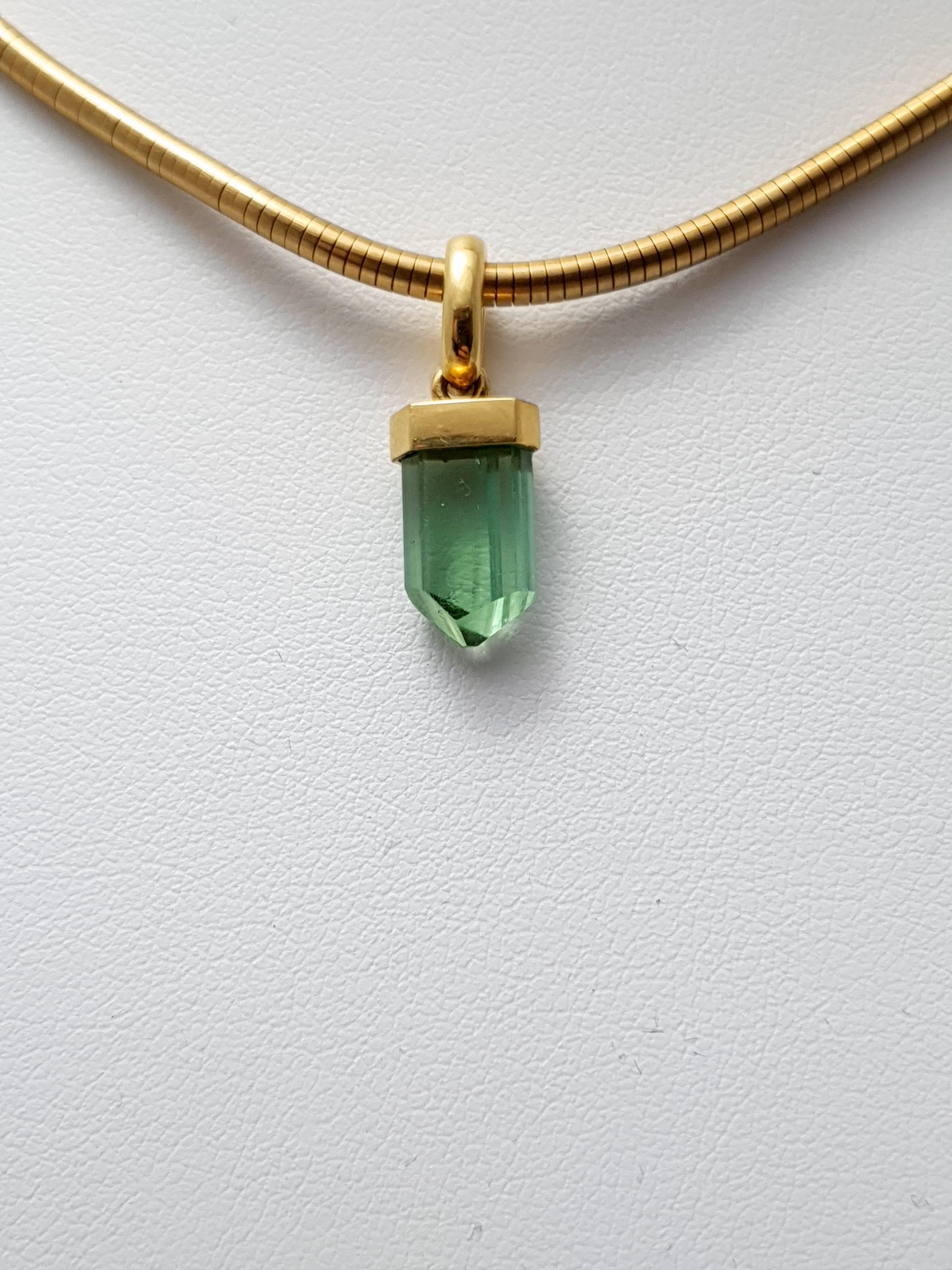 Women's Green Tourmaline Crystal Beaded Pendant with 18 Carat Yellow Gold Snake Chain For Sale