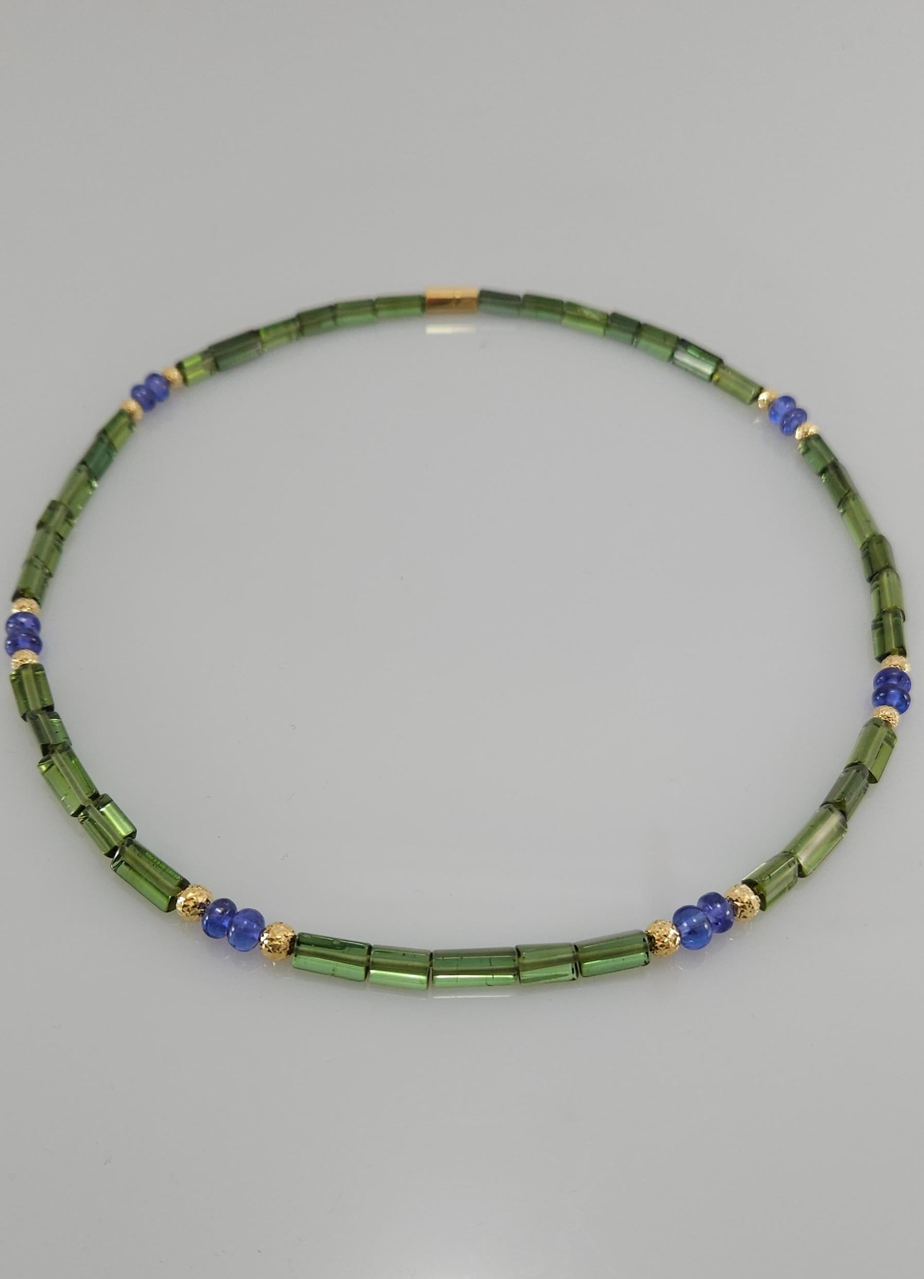 Green Tourmaline Crystal & Tanzanite Beaded Necklace with 18 Carat yellow Gold For Sale 5