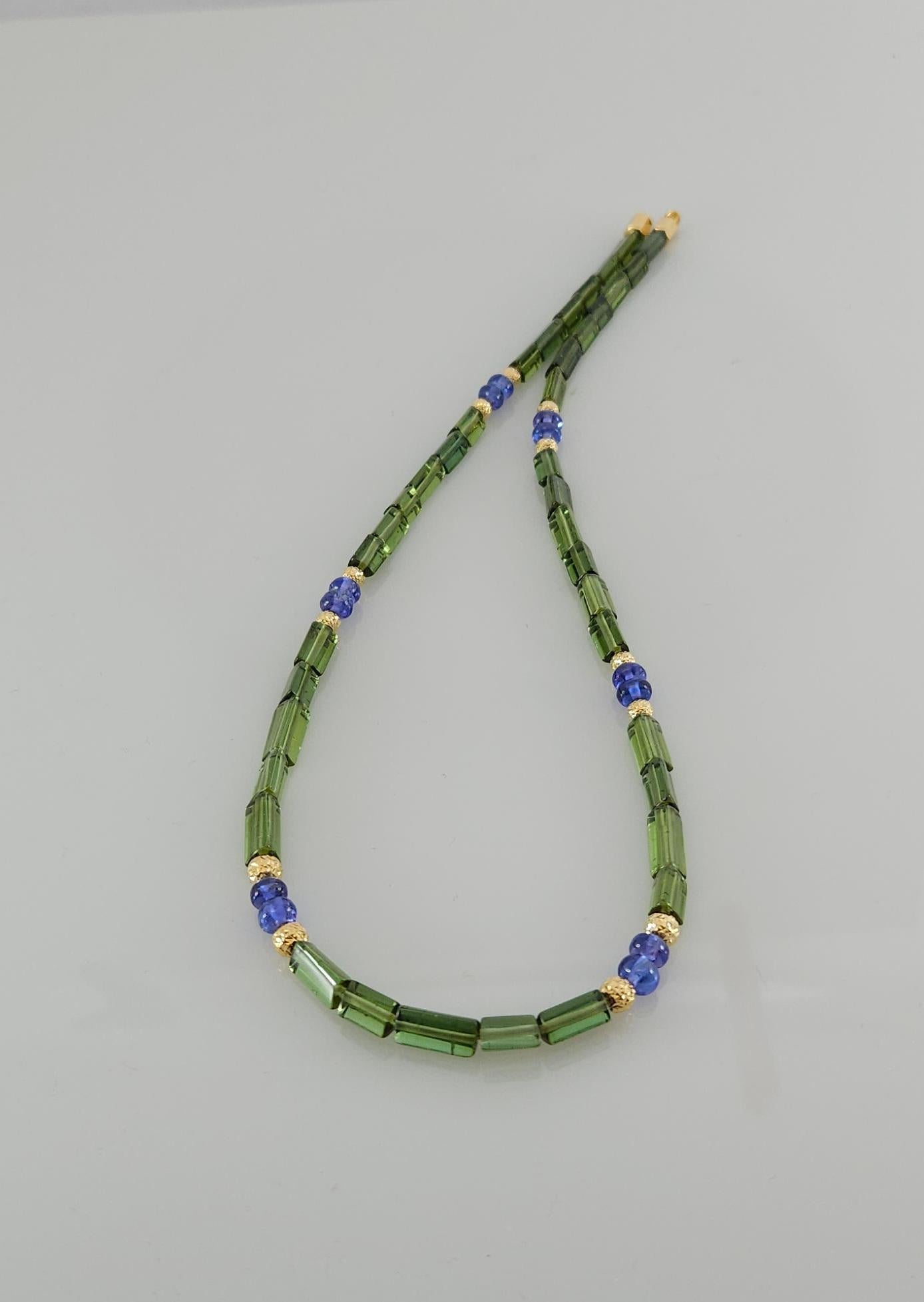 Green Tourmaline Crystal & Tanzanite Beaded Necklace with 18 Carat yellow Gold For Sale 3