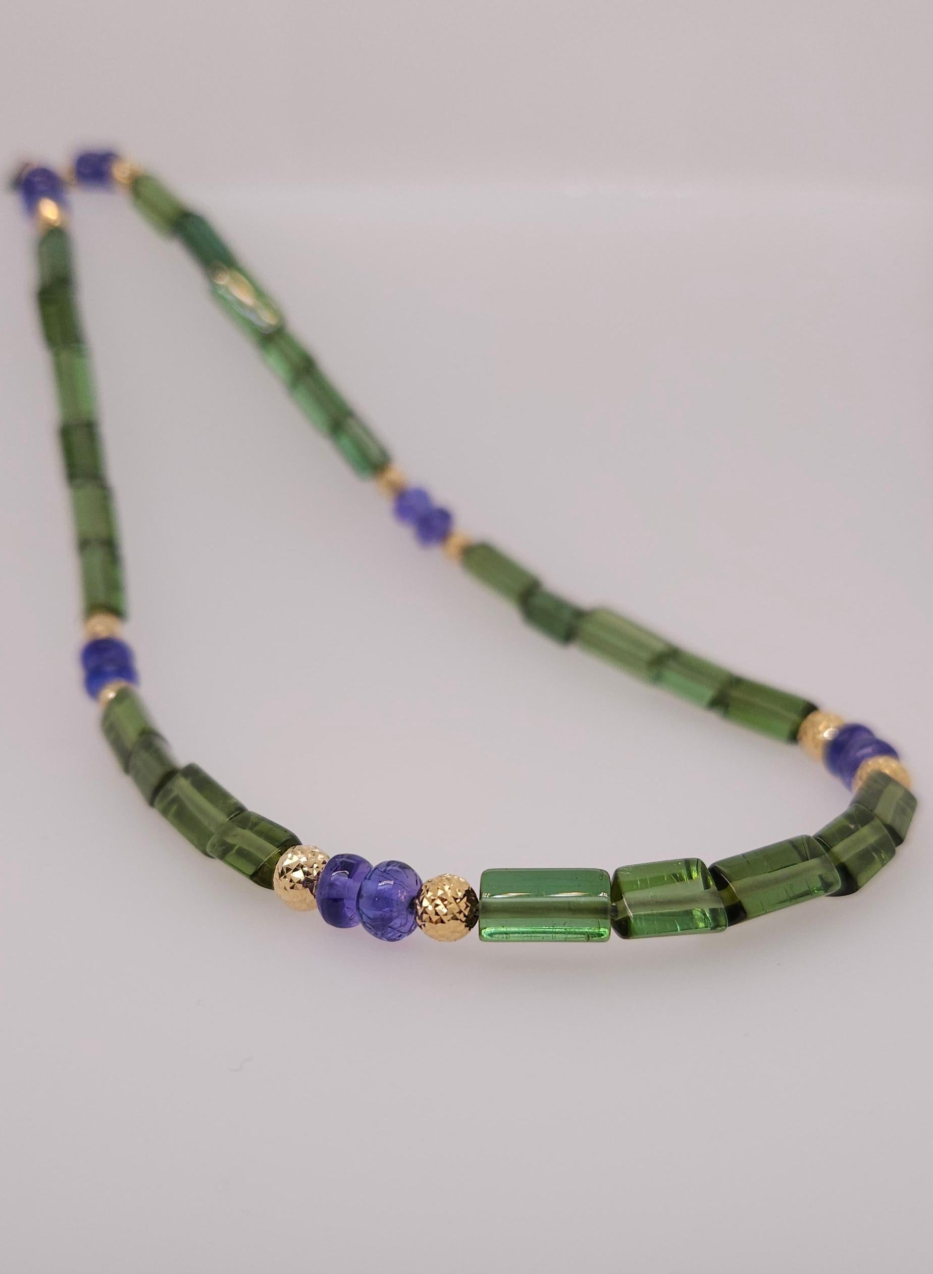 Green Tourmaline Crystal & Tanzanite Beaded Necklace with 18 Carat yellow Gold For Sale 4