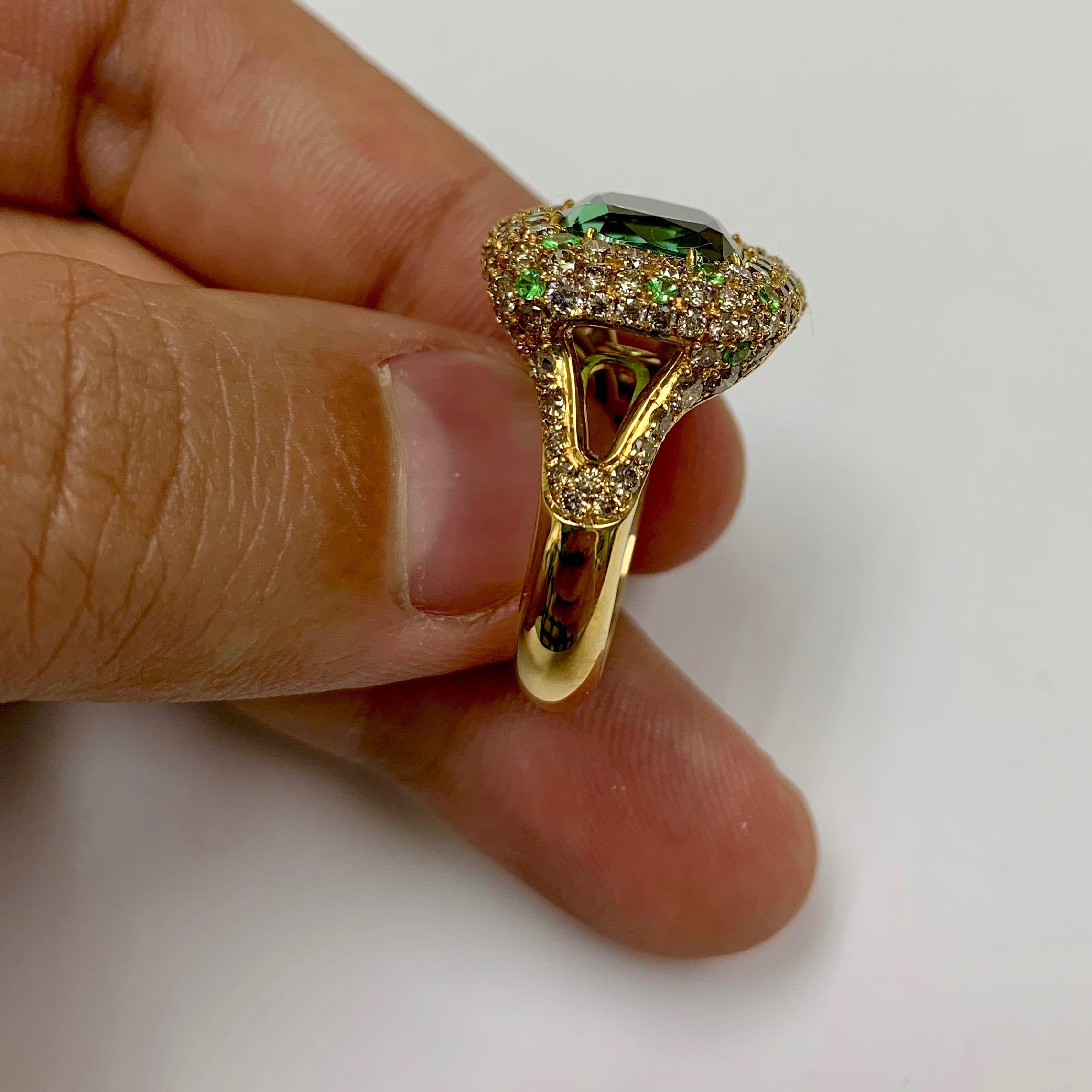 Green Tourmaline Diamond 18 Karat Yellow Gold Ring 1
