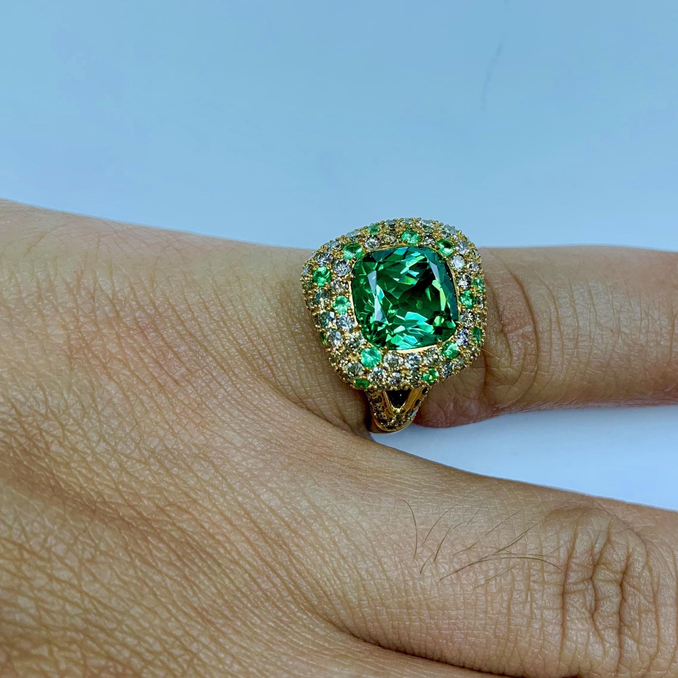 Green Tourmaline Diamond 18 Karat Yellow Gold Ring 2