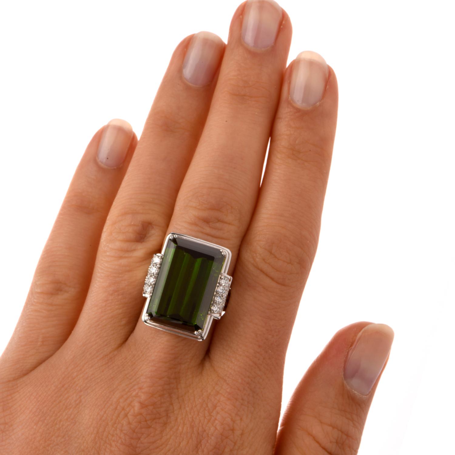 Anello cocktail con tormalina verde e diamanti in oro bianco 18 carati 4