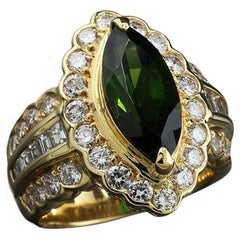 Green Tourmaline Diamond Cocktail Ring 18 Karat solid Yellow Gold
