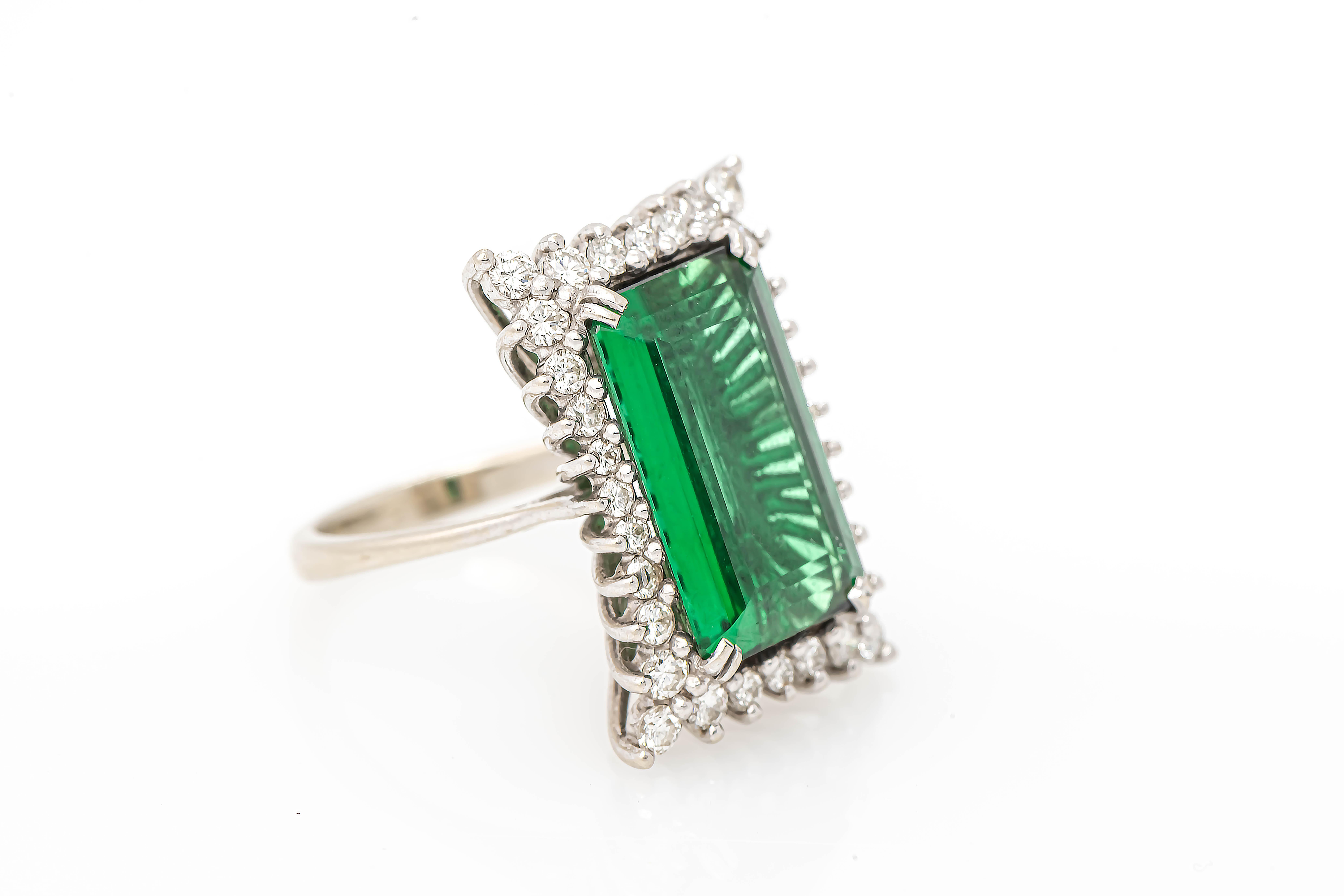 Green Tourmaline & Diamond Cocktail Ring  In Excellent Condition For Sale In New York, NY