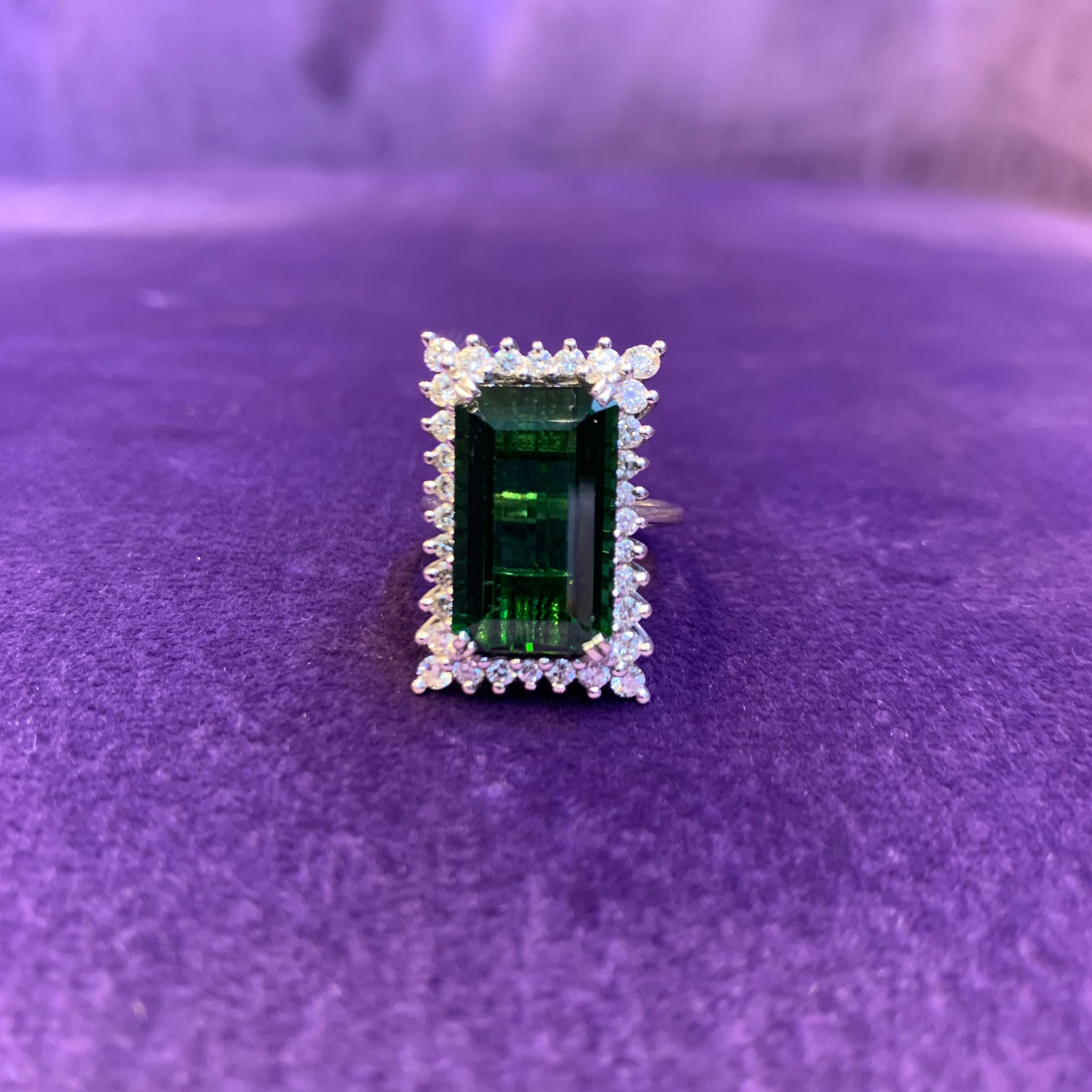 Green Tourmaline & Diamond Cocktail Ring For Sale 1
