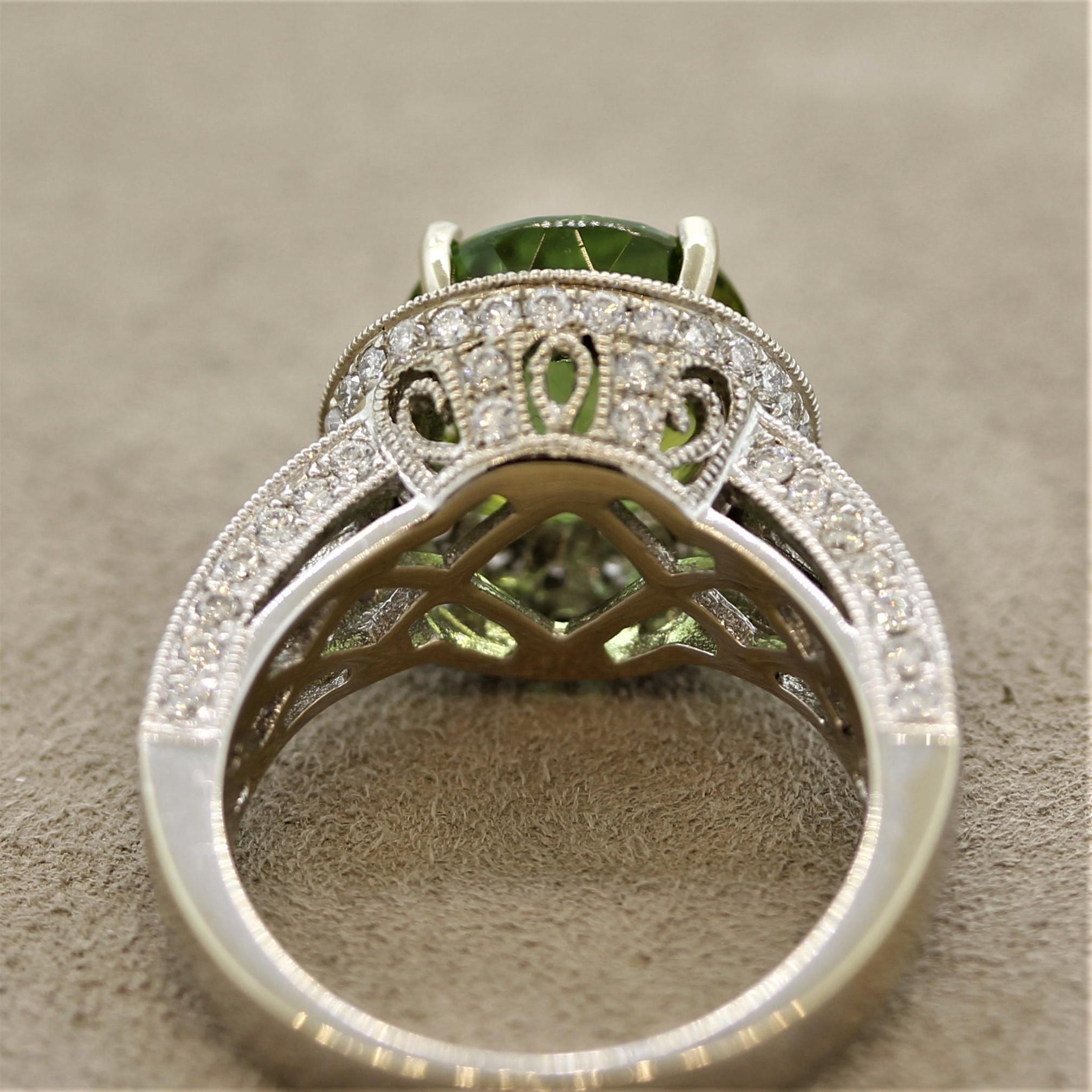Green Tourmaline Diamond Gold Ring In New Condition For Sale In Beverly Hills, CA