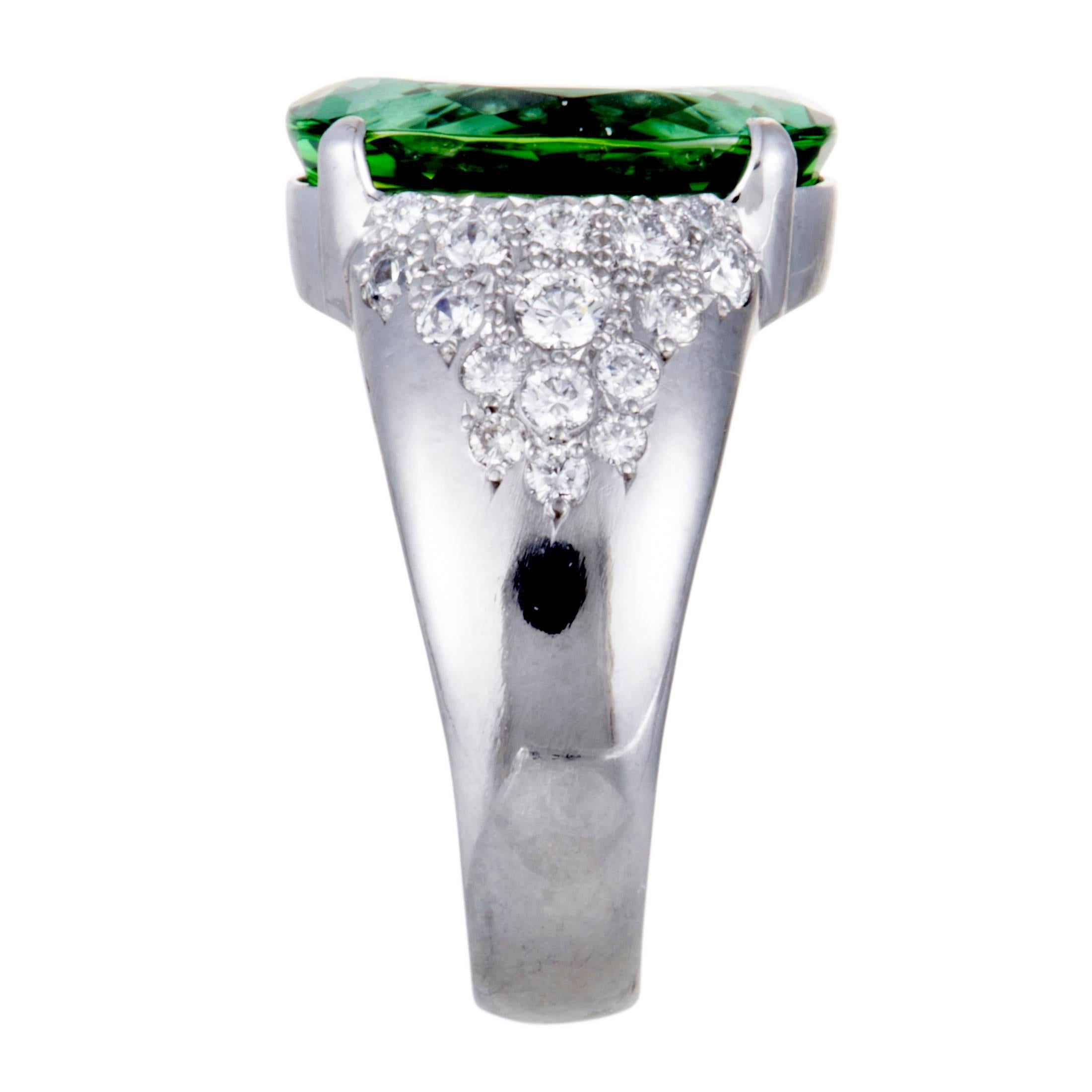 Green Tourmaline Diamond Platinum Ring In Excellent Condition In Southampton, PA