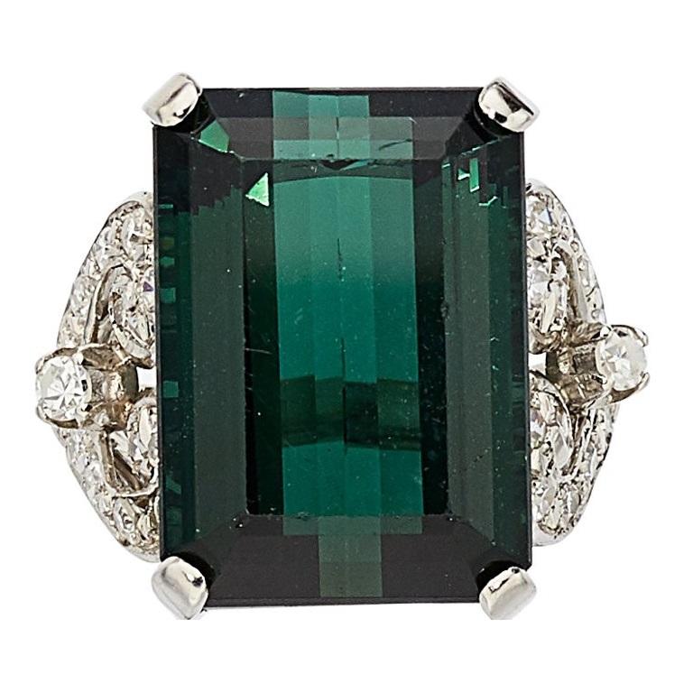 Platinum 17.5 Ct Emerald-Cut Green Tourmaline 0.30 ct Diamond Ring Size 6.25 For Sale 1