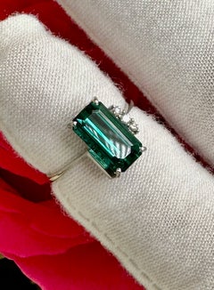Green Tourmaline Diamond Ring 18 Karat White Gold Engagement Cocktail Ring
