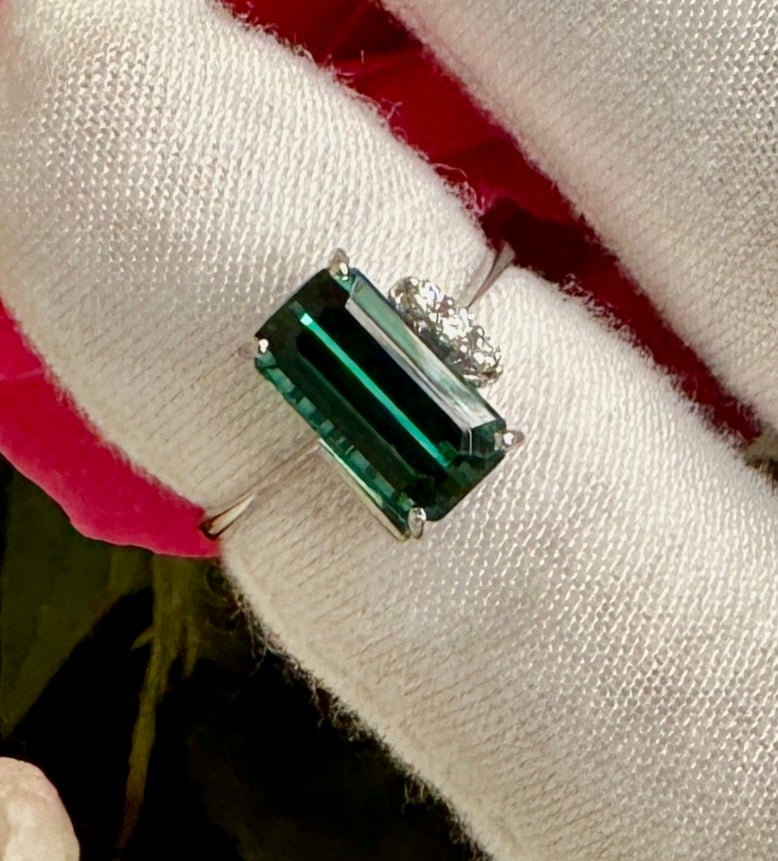 Women's Green Tourmaline Diamond Ring 18 Karat White Gold Engagement Cocktail Ring For Sale