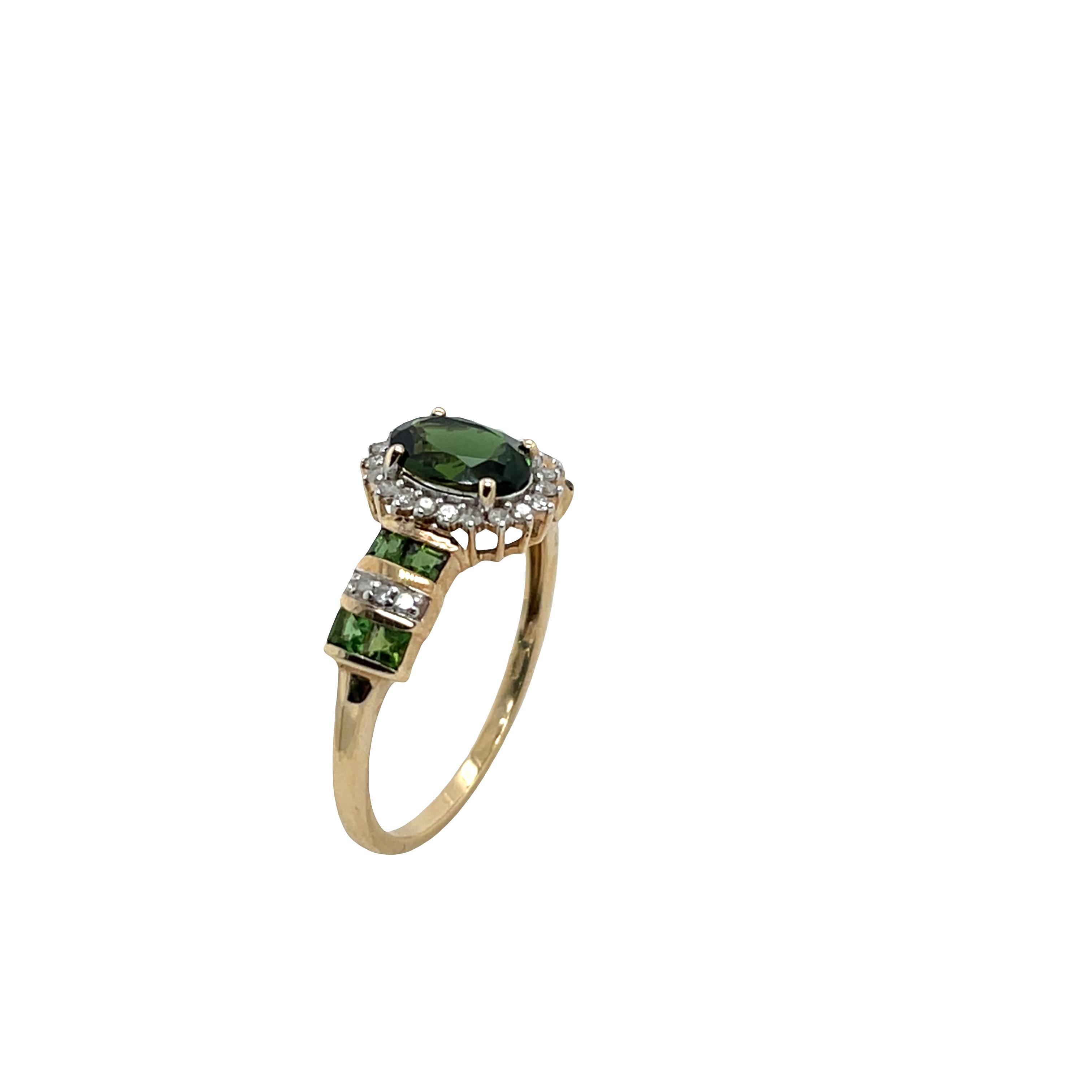 Bague en or jaune 9ct avec tourmaline verte et diamant - Tourmaline ovale de 1,10ct Excellent état - En vente à London, GB