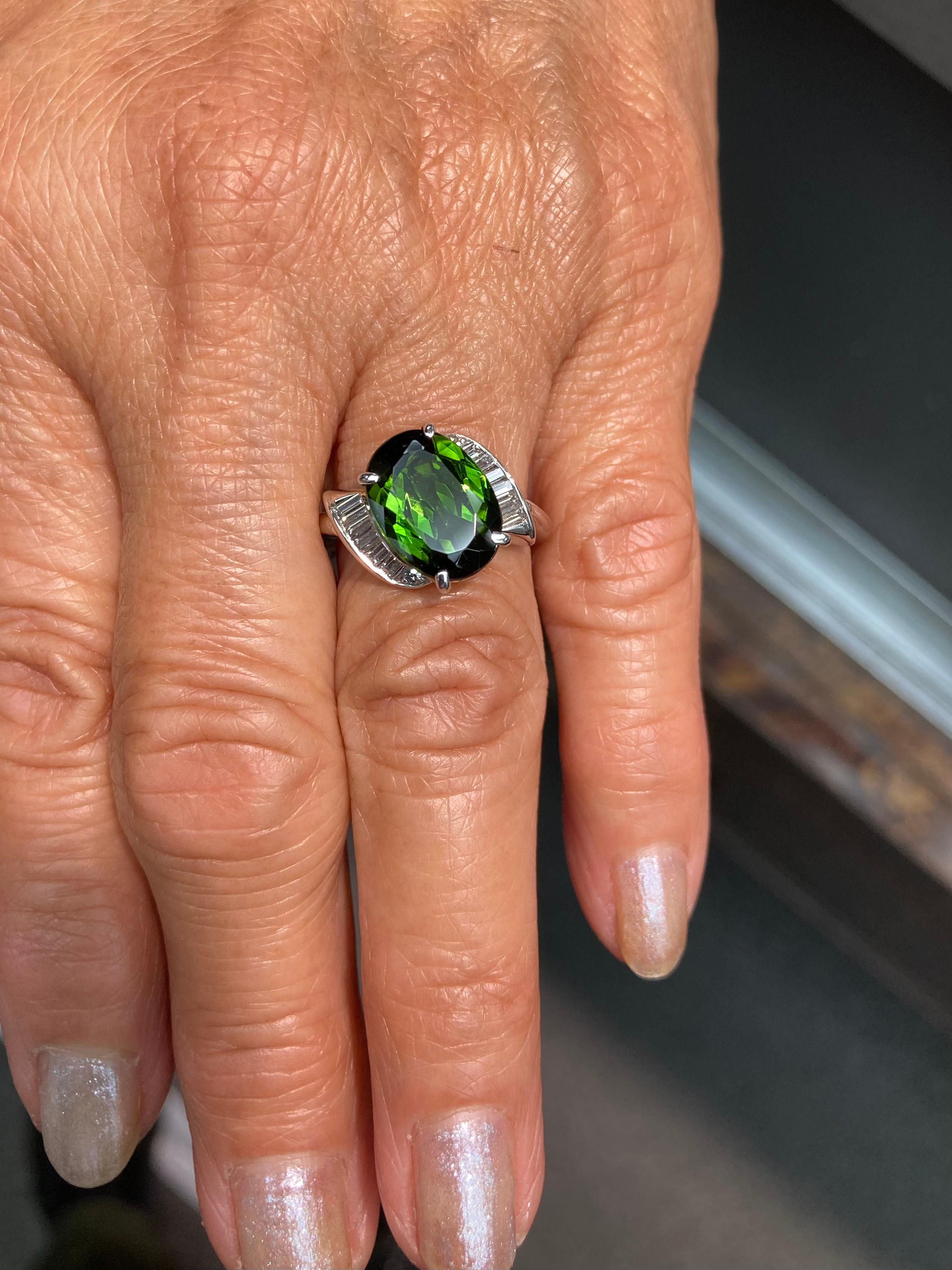 Green Tourmaline Diamond White Gold Cocktail Ring For Sale 2