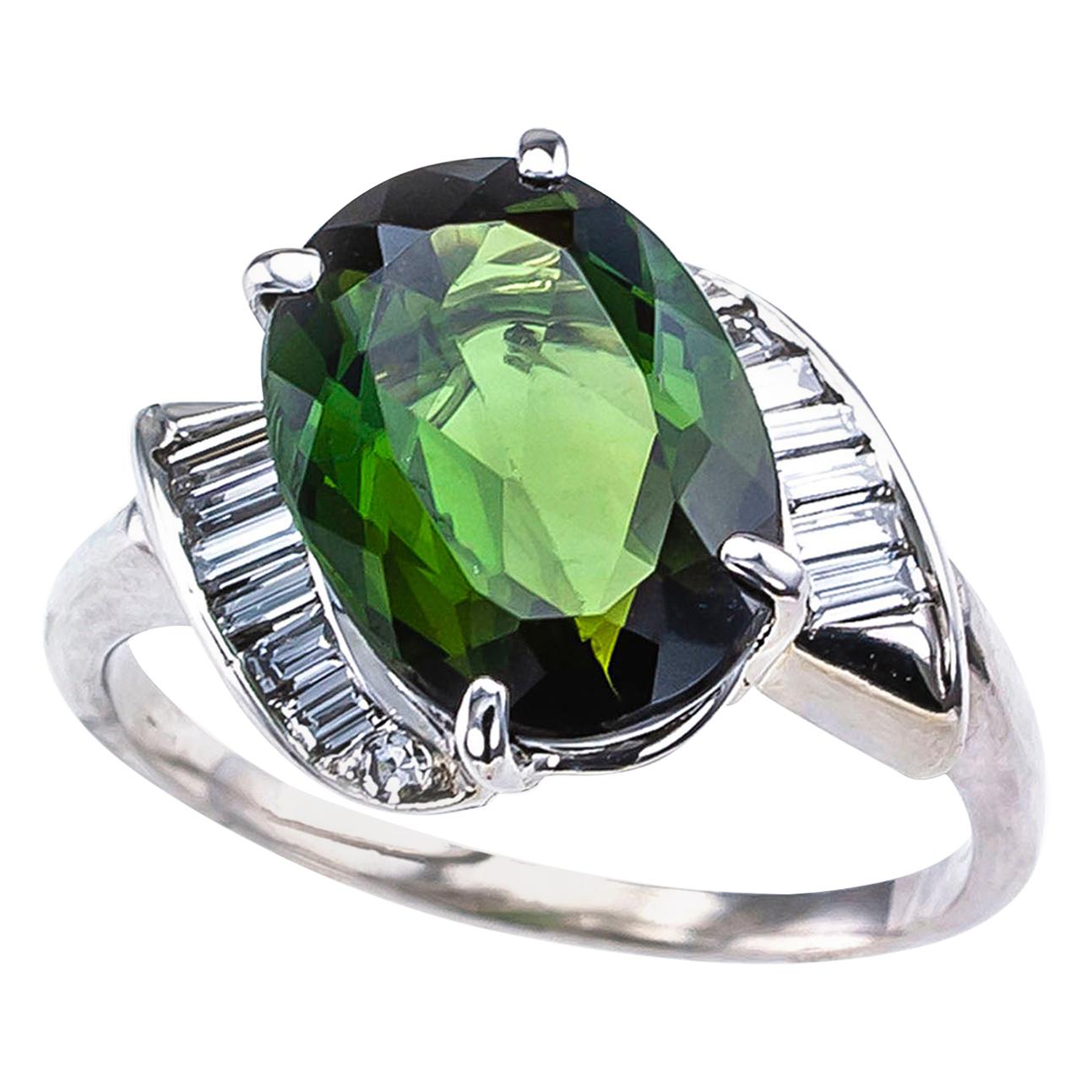 Bague cocktail en or blanc avec tourmaline verte et diamants