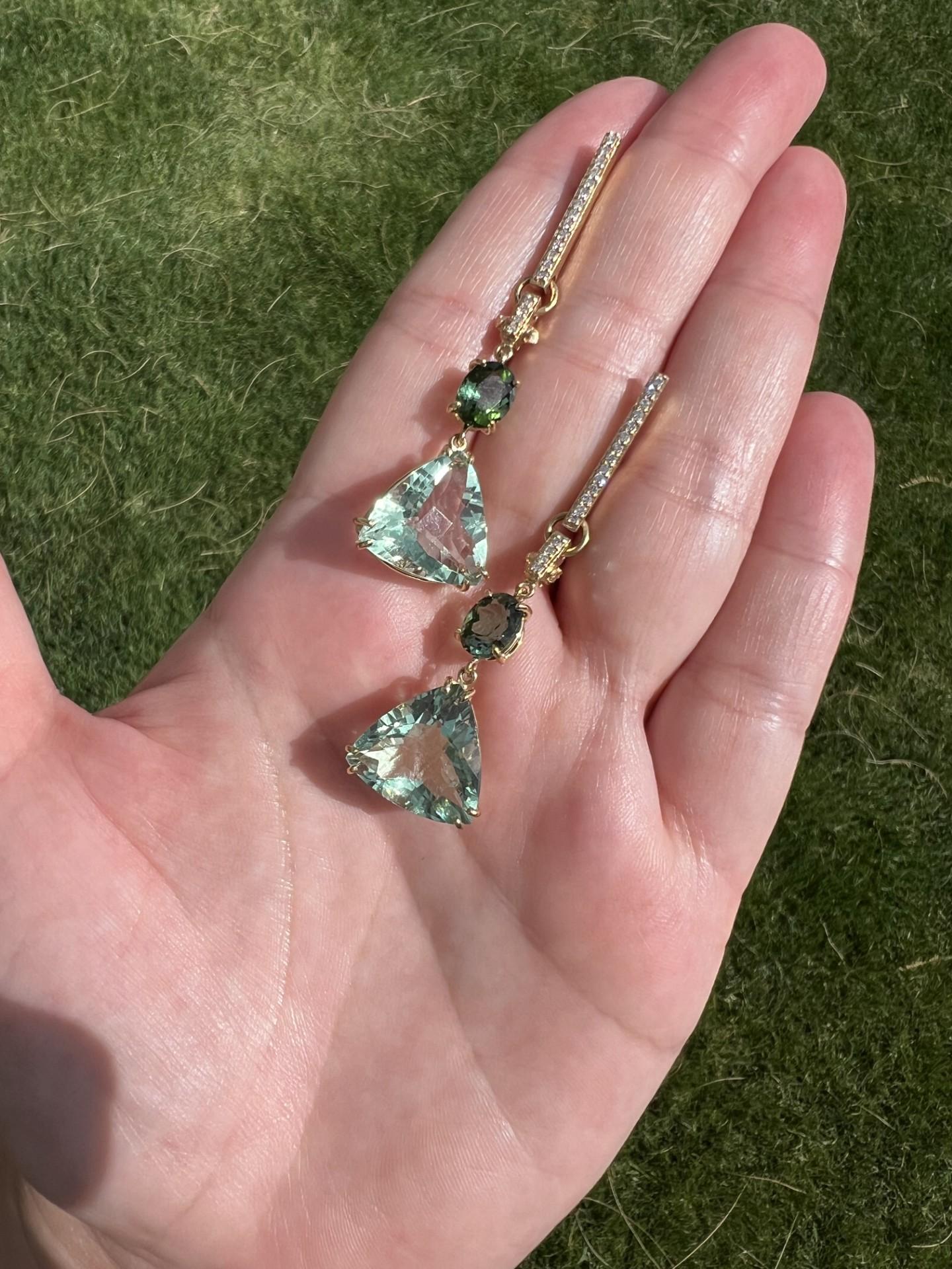 Green Tourmaline, Fluorite and Diamond Dangle Earrings in Yellow Gold In New Condition For Sale In Phoenix, AZ