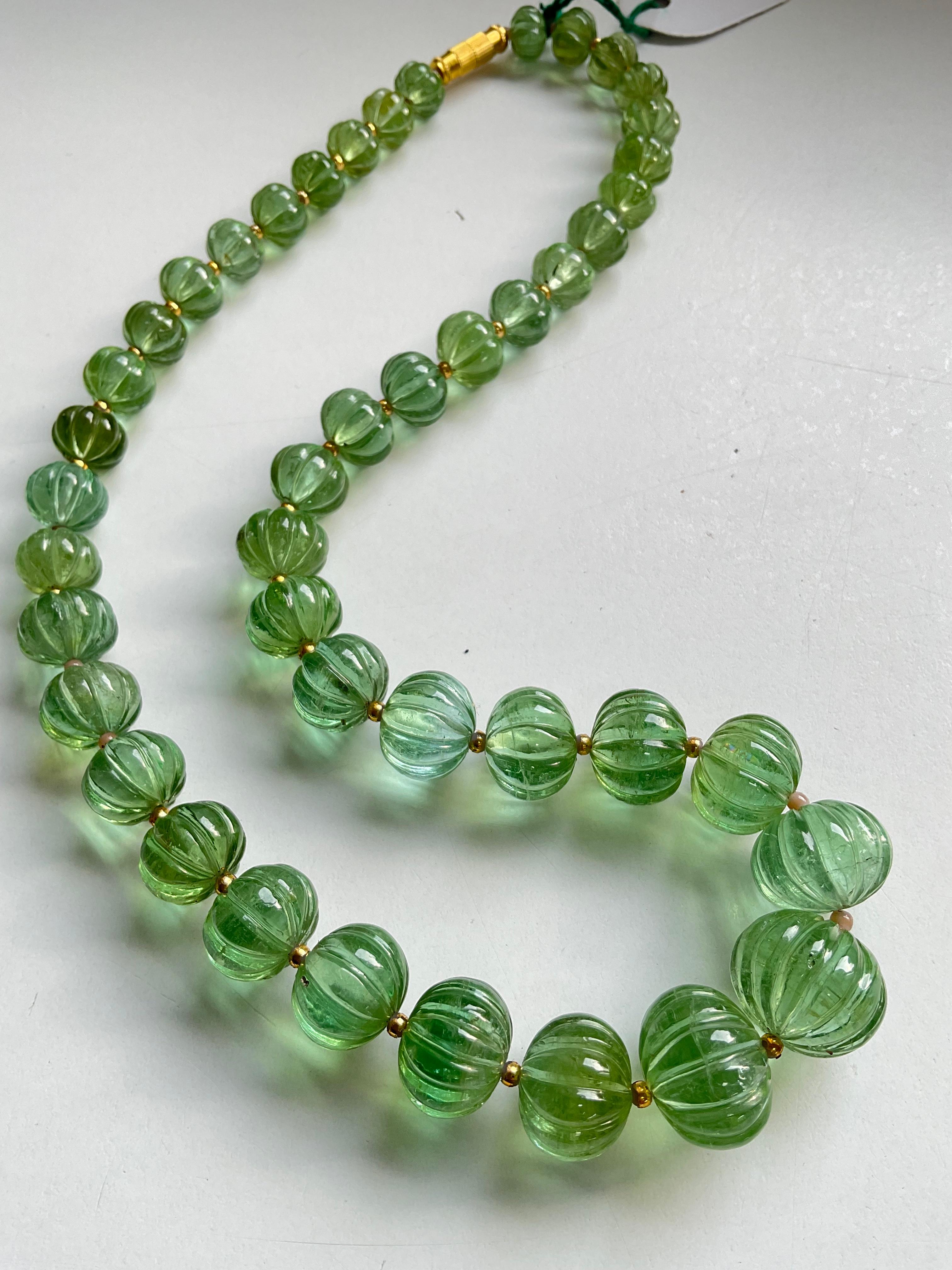 Grüner Turmalin geriffelter Perlenschmuck Halskette Melon Perlen Edelstein Qualität im Zustand „Neu“ in Jaipur, RJ