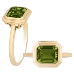 Bague en tourmaline verte taille émeraude horizontale