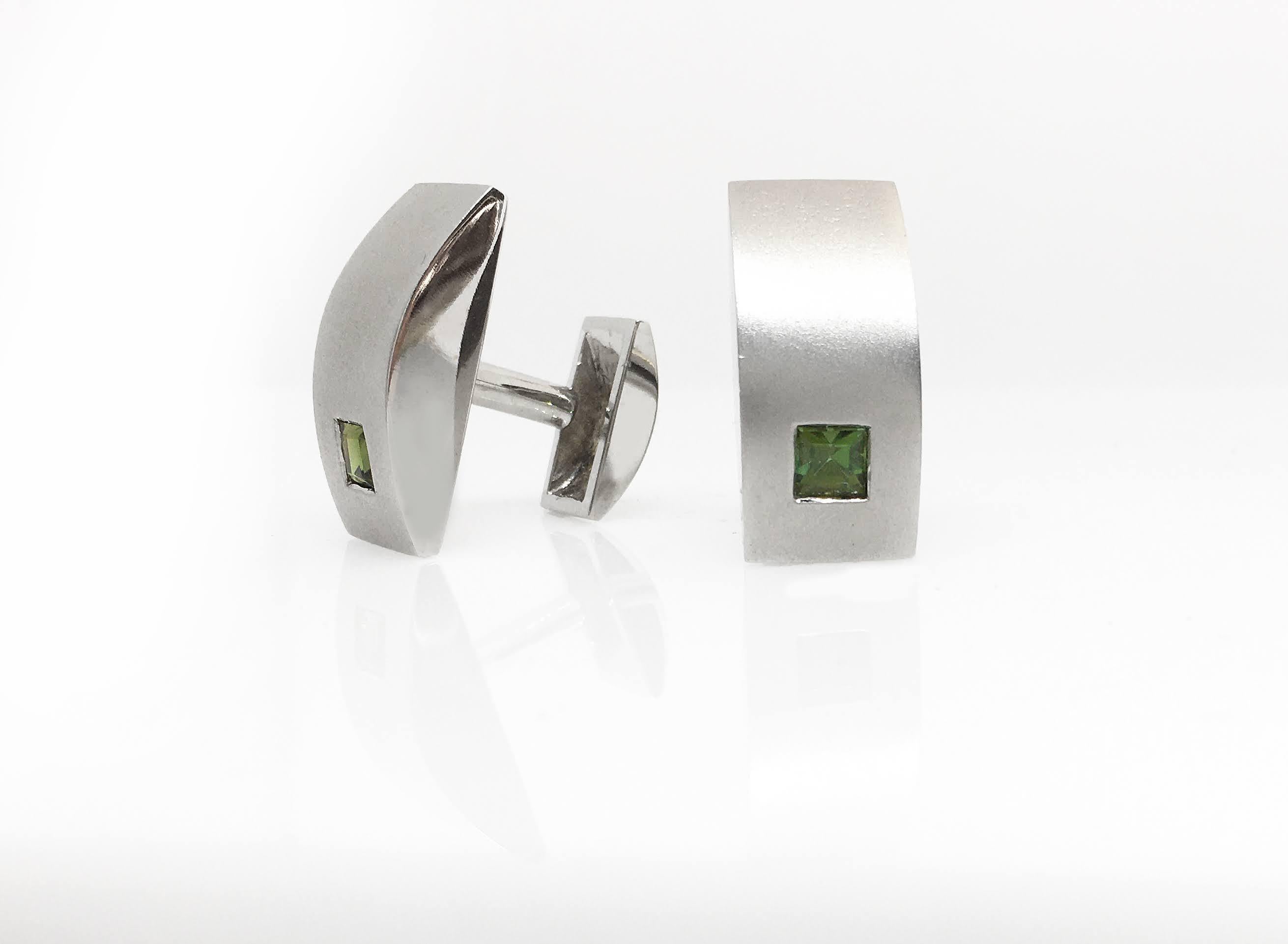 Contemporary Green Tourmaline in White Gold Cufflinks For Sale